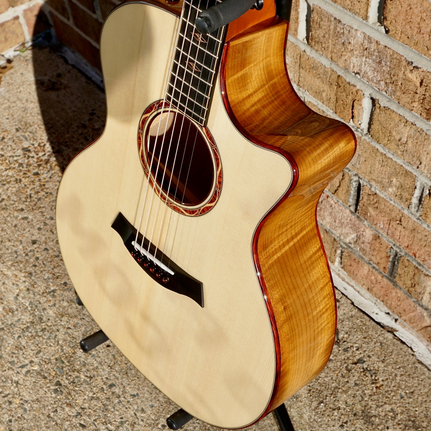 Taylor NAMM SHOW 2024 #1 C14ce B4001 – Grand Auditorium Euro Spruce/Figured Oregon Myrtlewood