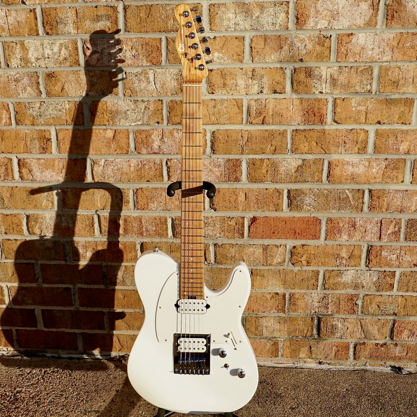 Charvel Pro-Mod So-Cal Style 2 24 HH HT CM Caramelized Maple Fingerboard Snow White