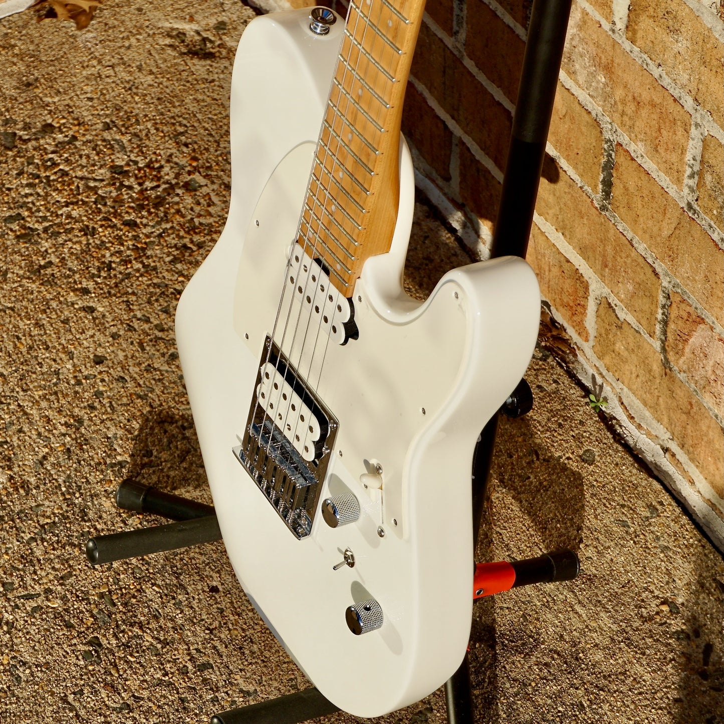 Charvel Pro-Mod So-Cal Style 2 24 HH HT CM Caramelized Maple Fingerboard Snow White