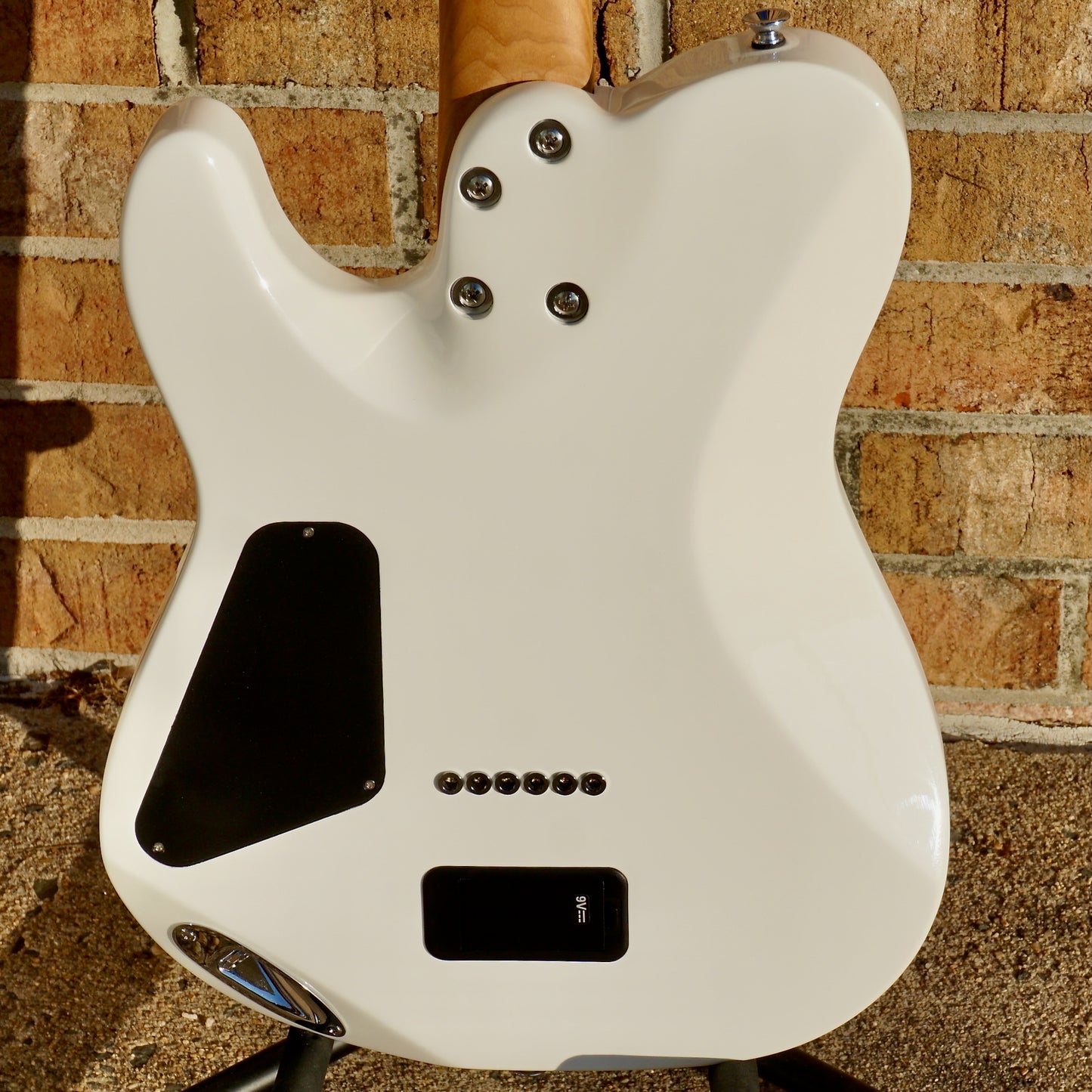 Charvel Pro-Mod So-Cal Style 2 24 HH HT CM Caramelized Maple Fingerboard Snow White