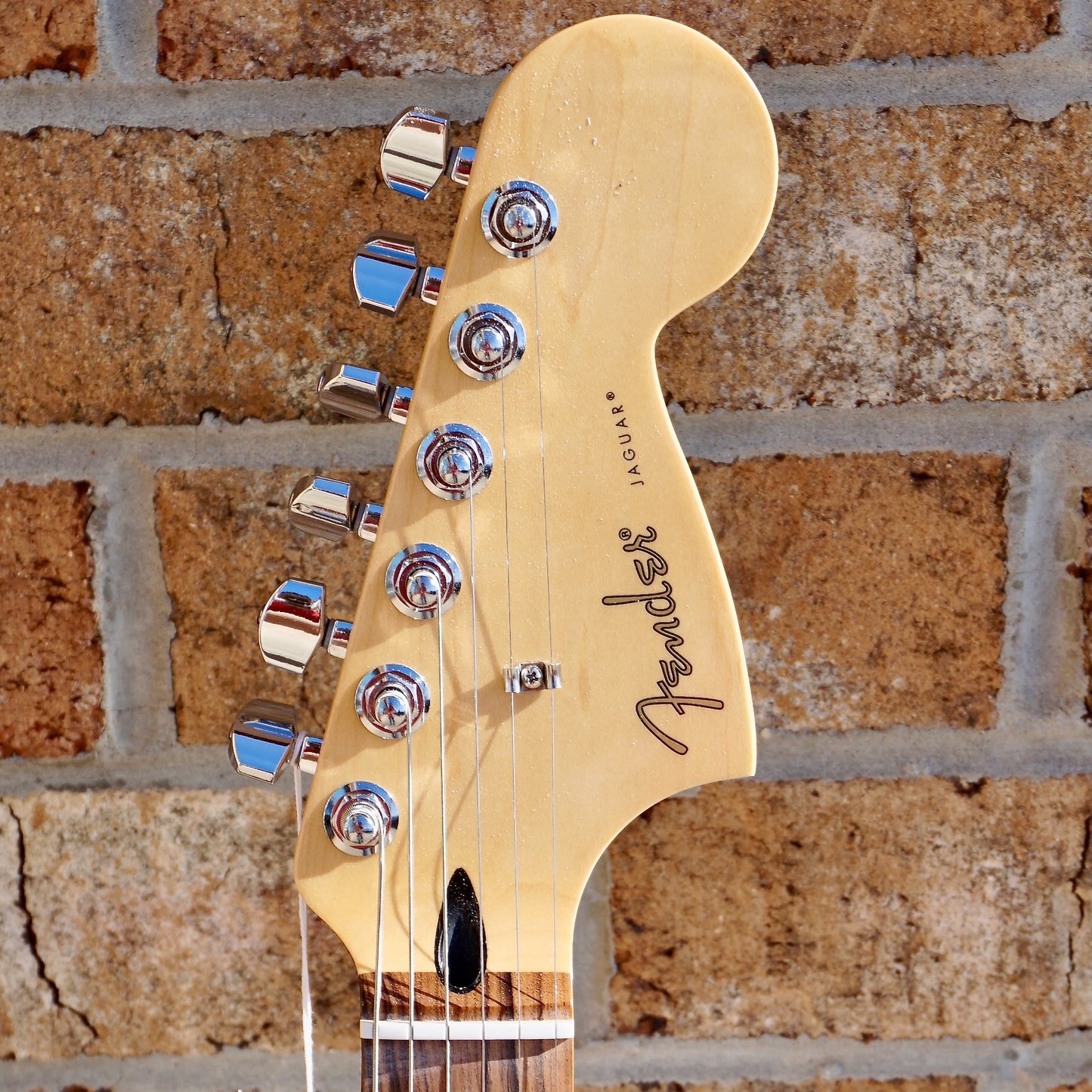 Fender Player Jaguar Pau Ferro Fingerboard Candy Apple Red
