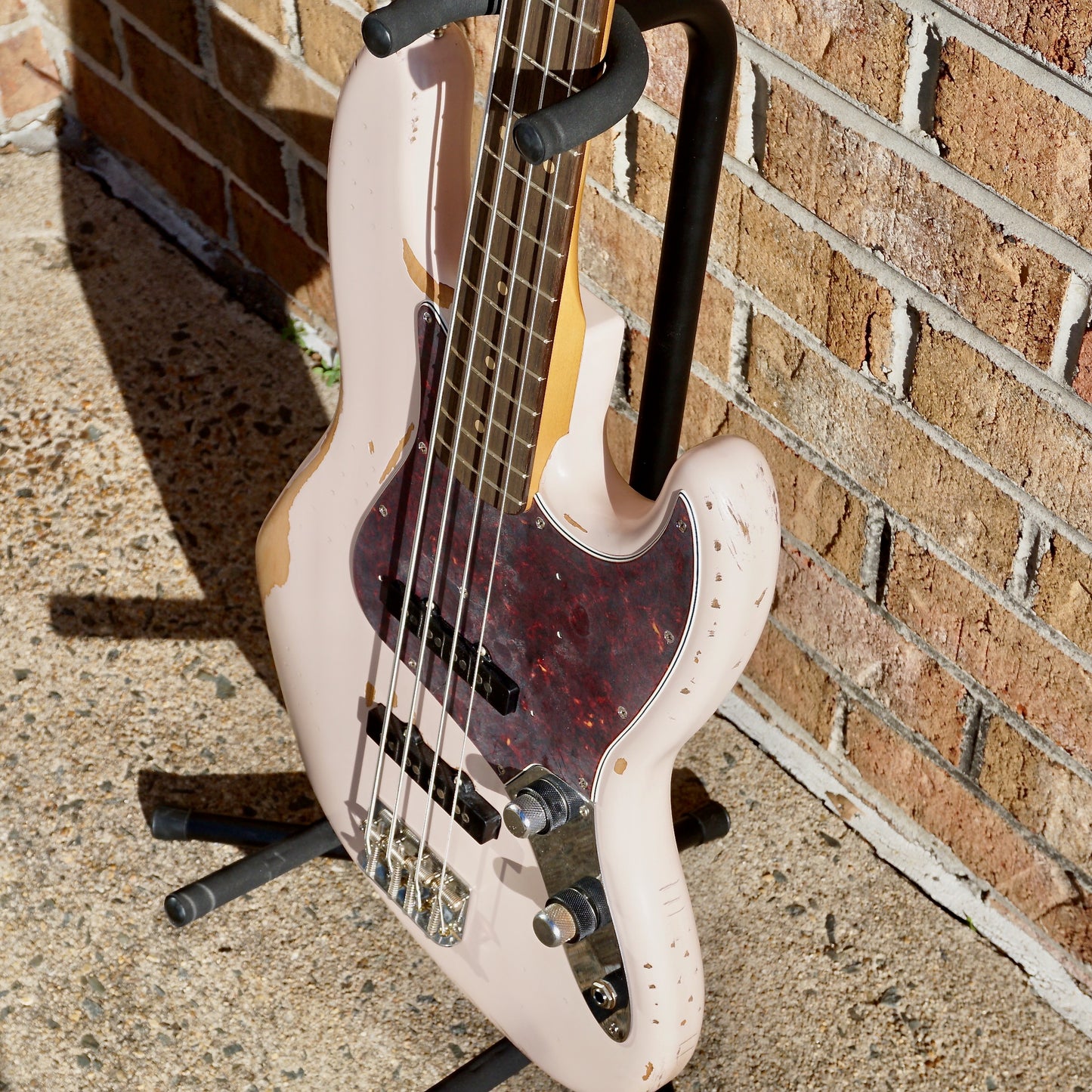 Fender Flea Jazz Bass, Rosewood Fingerboard, Roadworn Shell Pink