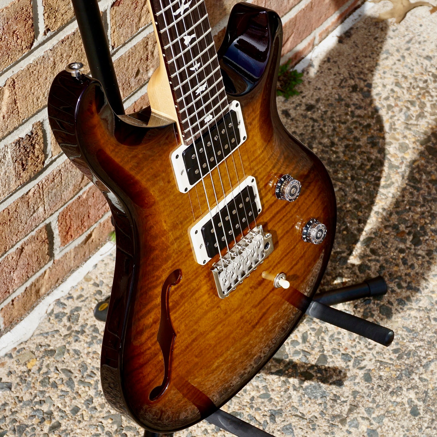 PRS CE 24 Semi-Hollow Black Amber