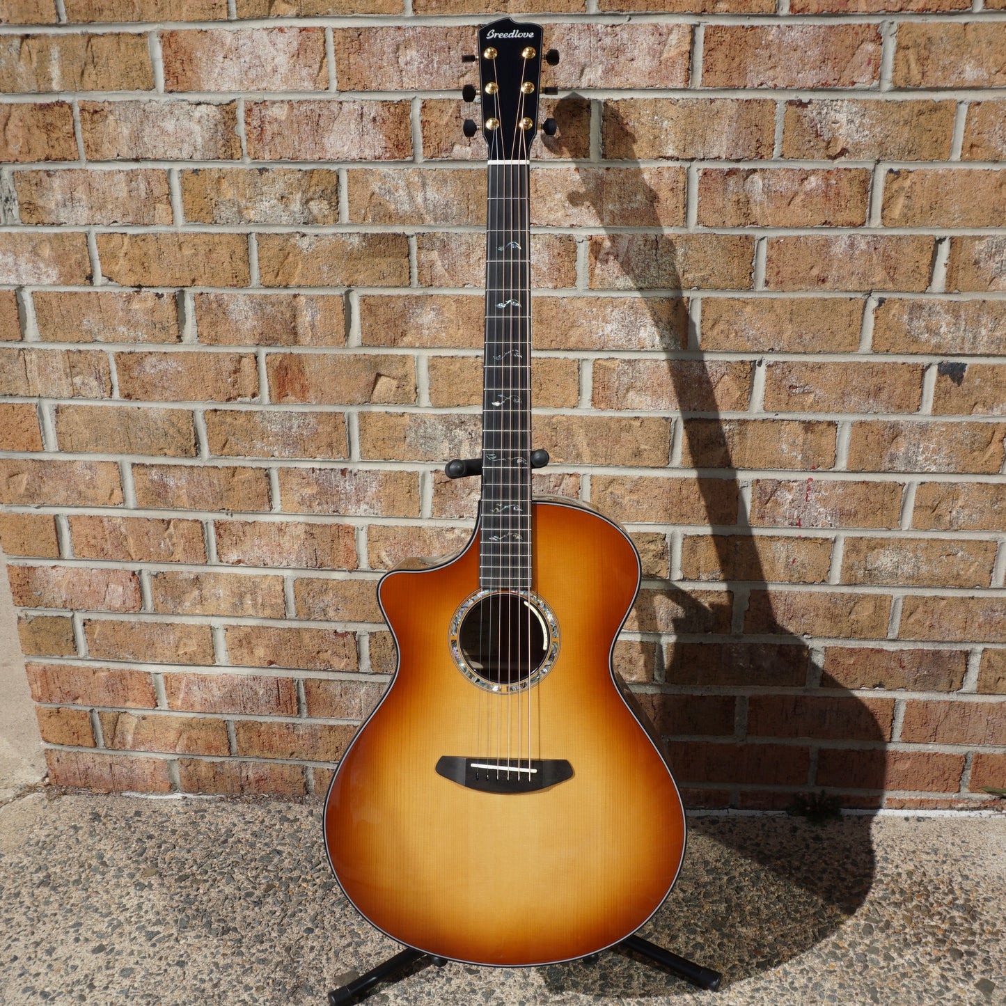 Breedlove Masterclass Concerto Adirondack Spruce/Walnut Left Handed