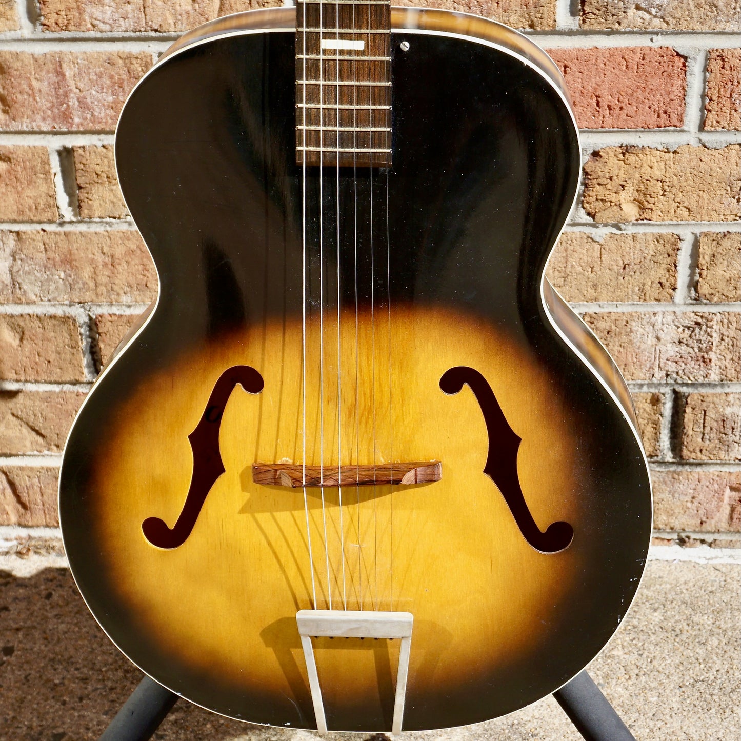 Harmony H945 Master Archtop Mid 60's Sunburst