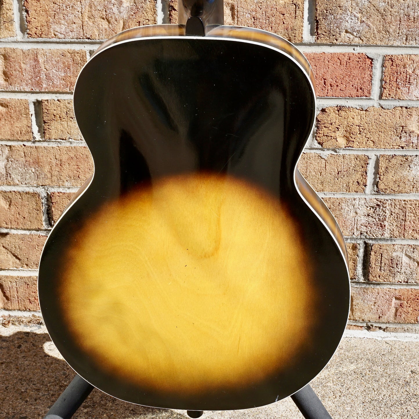 Harmony H945 Master Archtop Mid 60's Sunburst