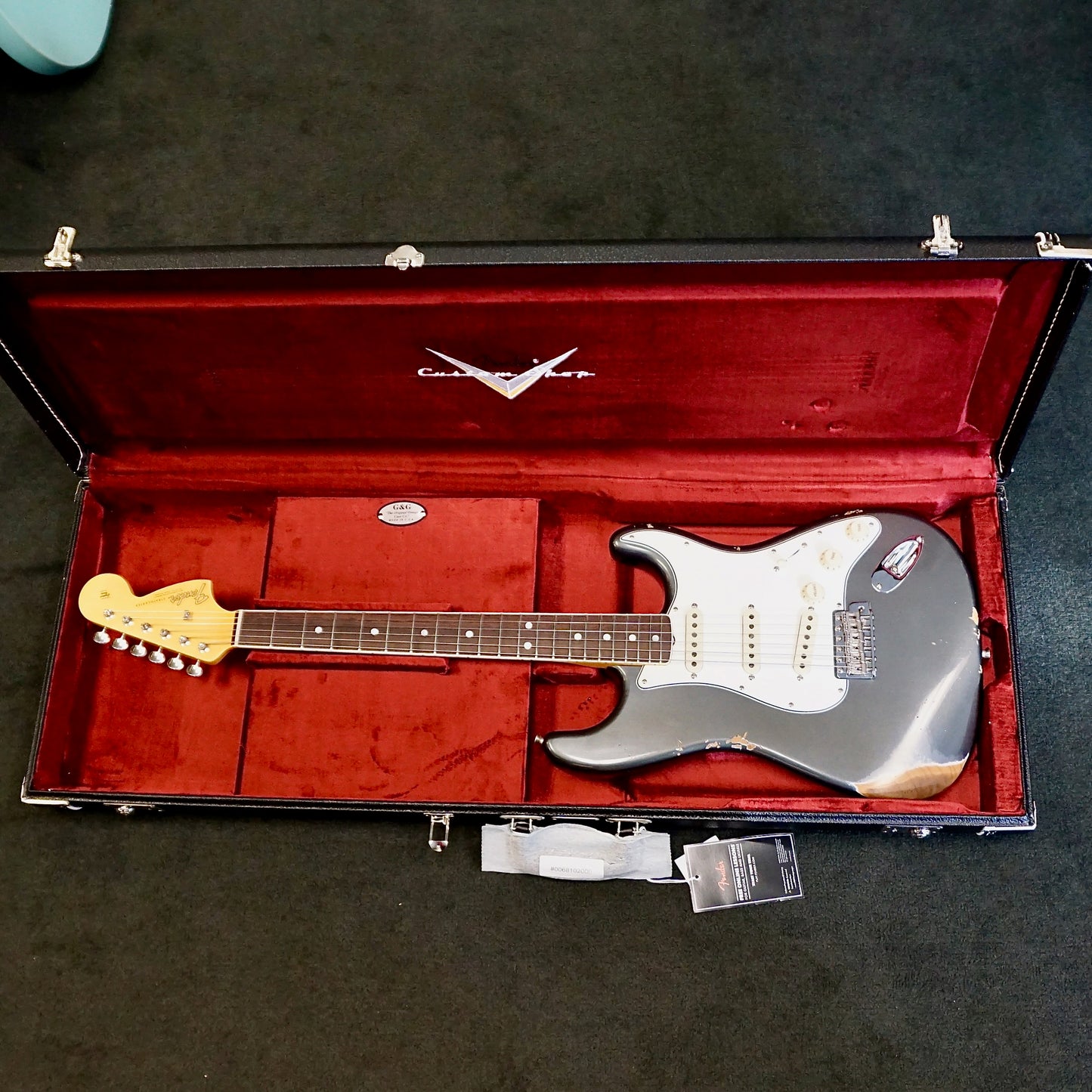 Fender Custom Shop 1967 Stratocaster Relic with Closet Classic Hardware 3A Rosewood Fingerboard Aged Charcoal Frost Metallic