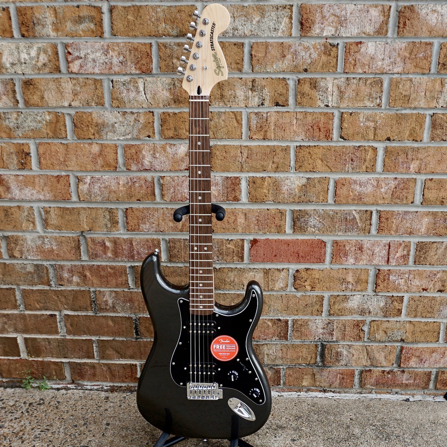 Fender Squier Affinity Series Stratocaster HH Laurel Fingerboard Black Pickguard Charcoal Frost Metallic