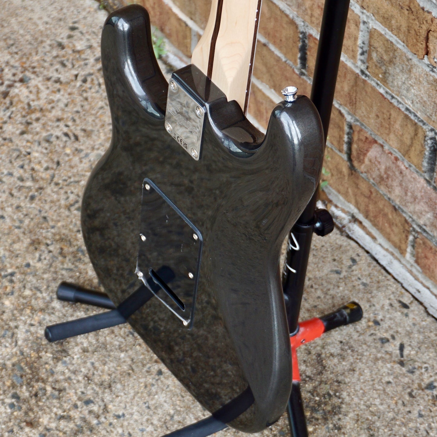 Fender Squier Affinity Series Stratocaster HH Laurel Fingerboard Black Pickguard Charcoal Frost Metallic
