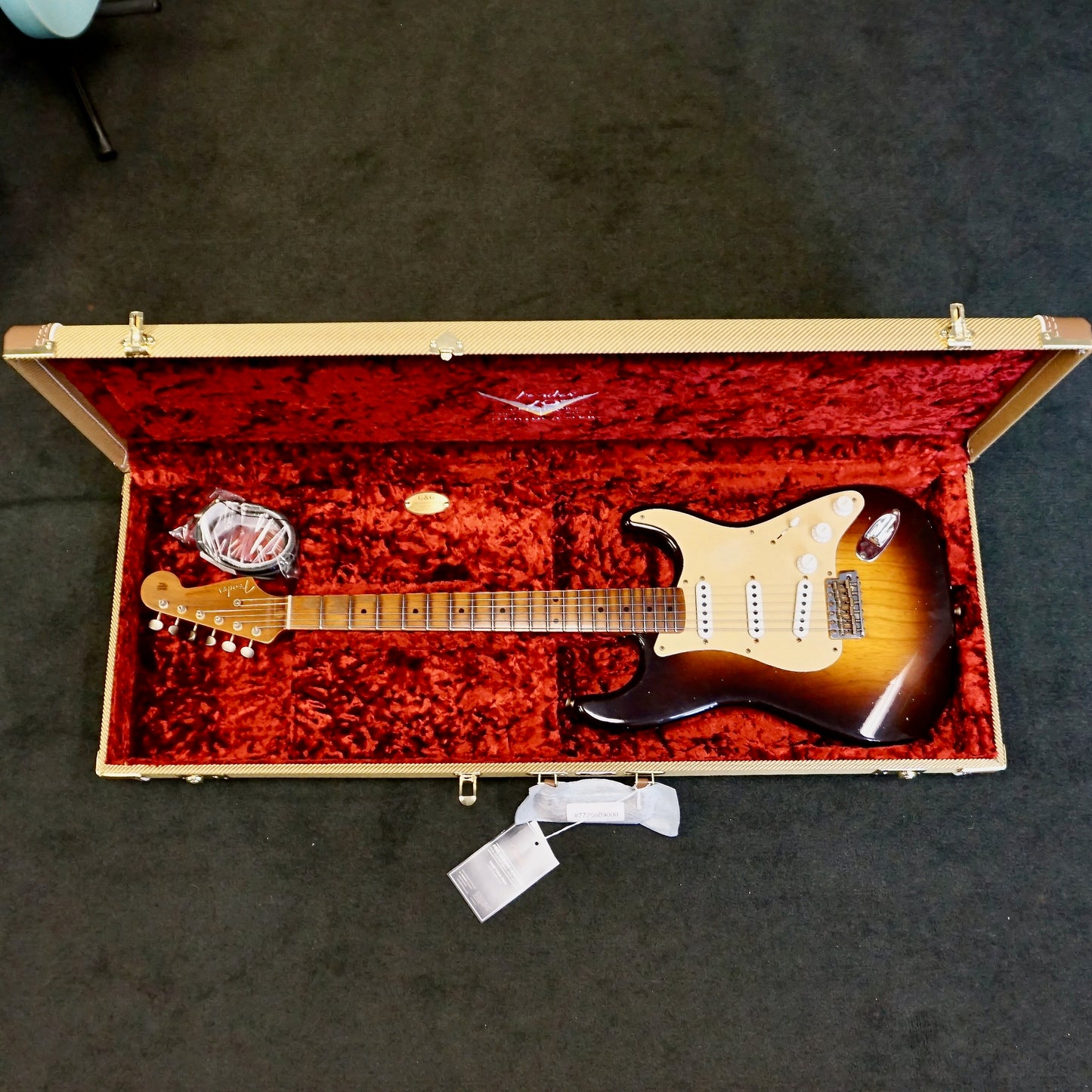 Fender Custom Shop Limited Edition 1954 Roasted Stratocaster Journeyman Relic 1-Piece Roasted Quartersawn Maple Neck Fingerboard Wide-Fade Chocolate 2-Color Sunburst