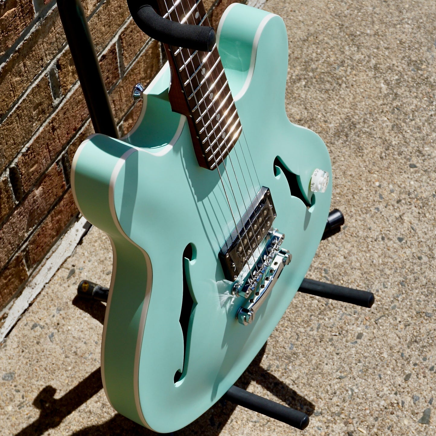 Fender Tom DeLonge Starcaster Rosewood Fingerboard Chrome Hardware Satin Surf Green