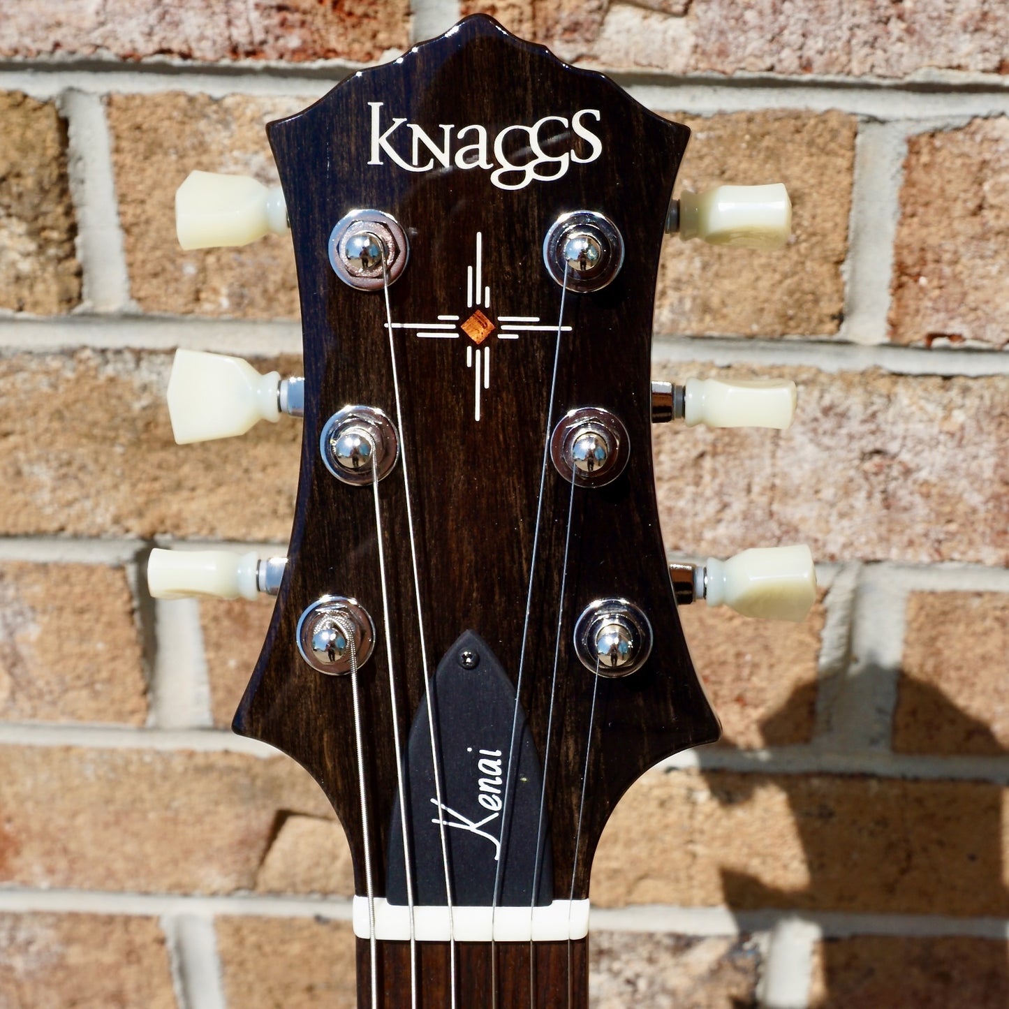 Knaggs Kenai Pinklo Onyx Binding