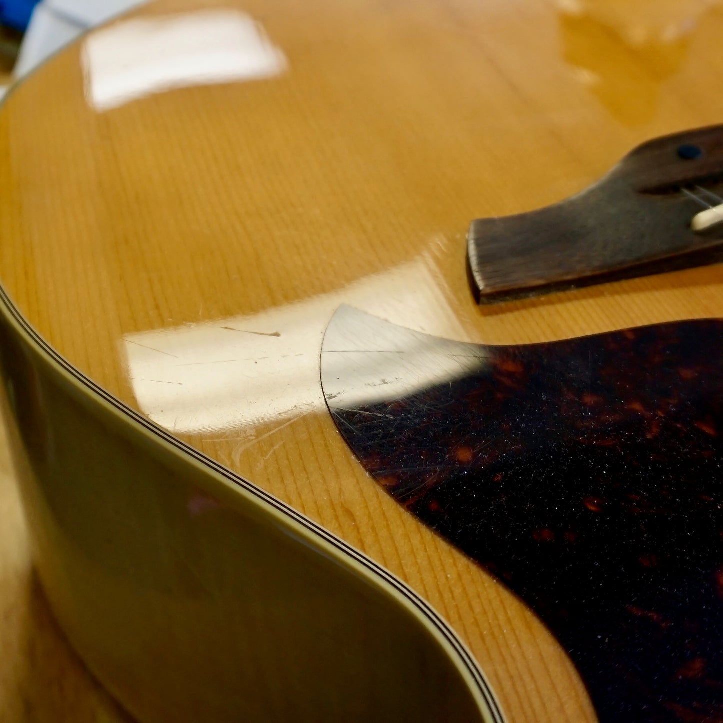 Takamine EG523SC-12