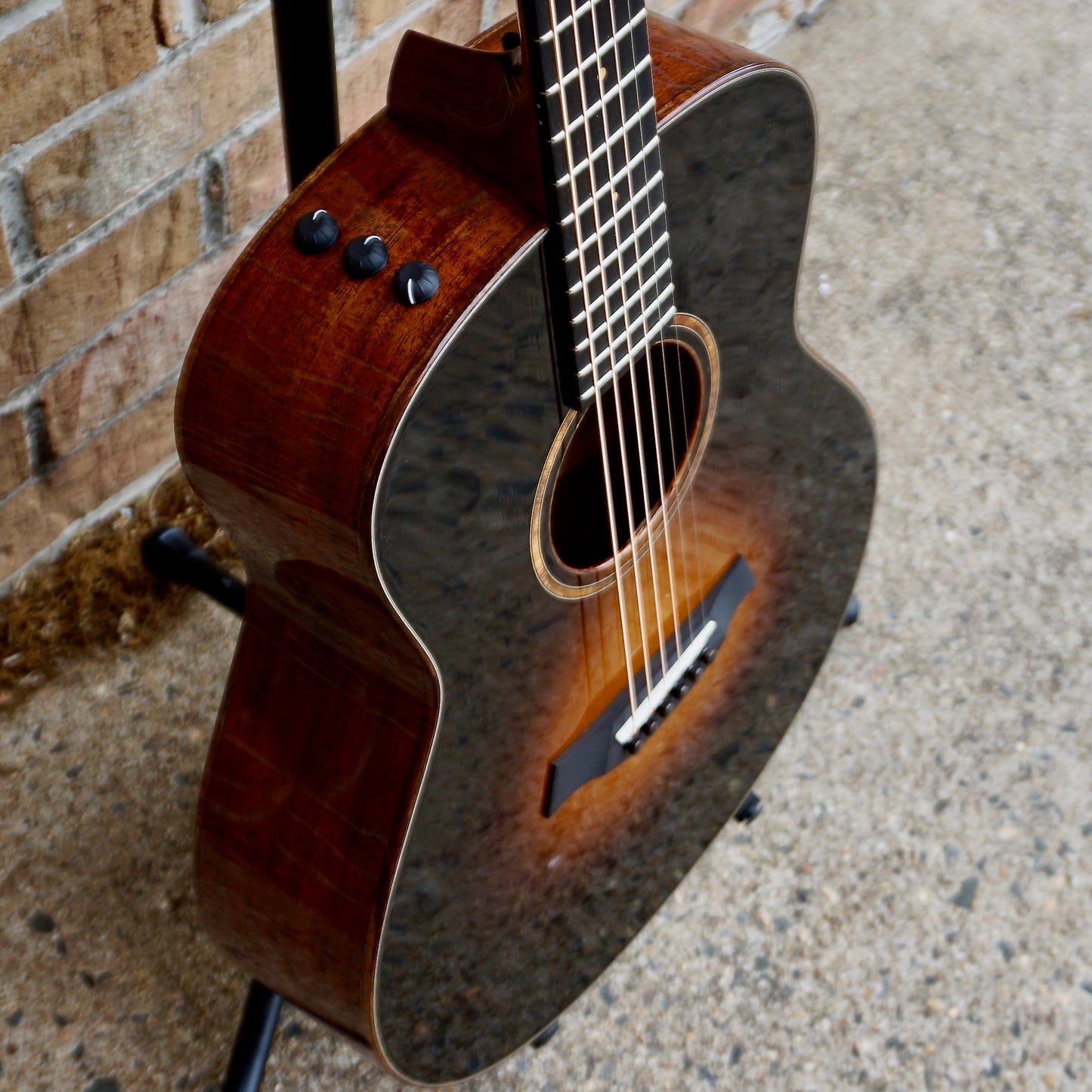 Taylor NAMM Show Custom #9 C11e-B4009 Grand Theater Sitka Spruce/Ribbon Mahogany