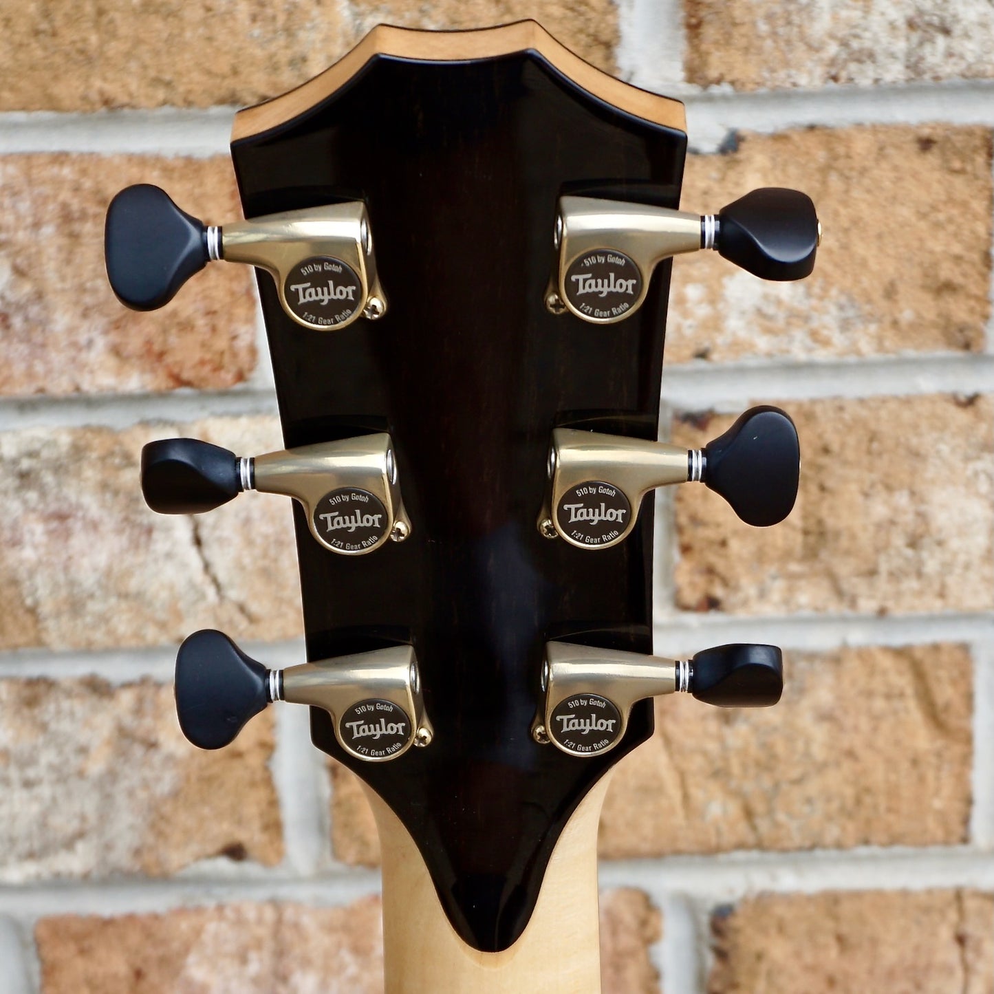Taylor Custom #7 NAMM Show B4007 - Grand Concert, Lutz Spruce/Flamed Maple