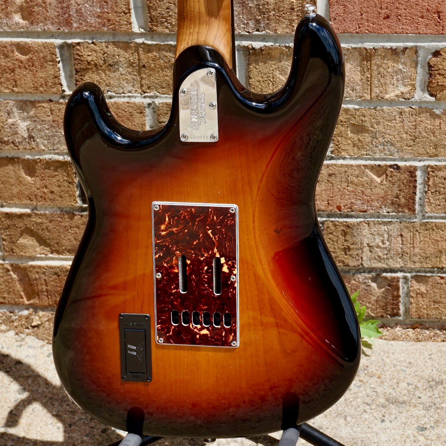 Ernie Ball Music Man Cutlass RS HSS Vintage Tobacco