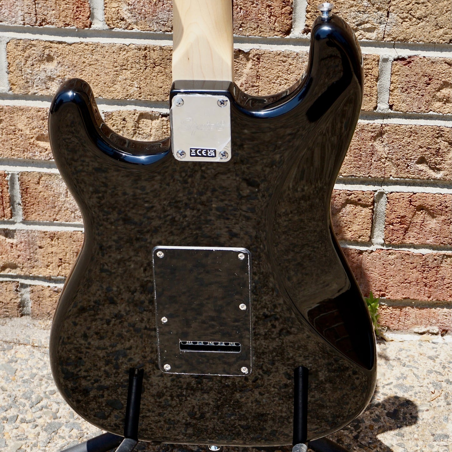Squier Sonic Stratocaster HSS Maple Fingerboard Black Pickguard Black