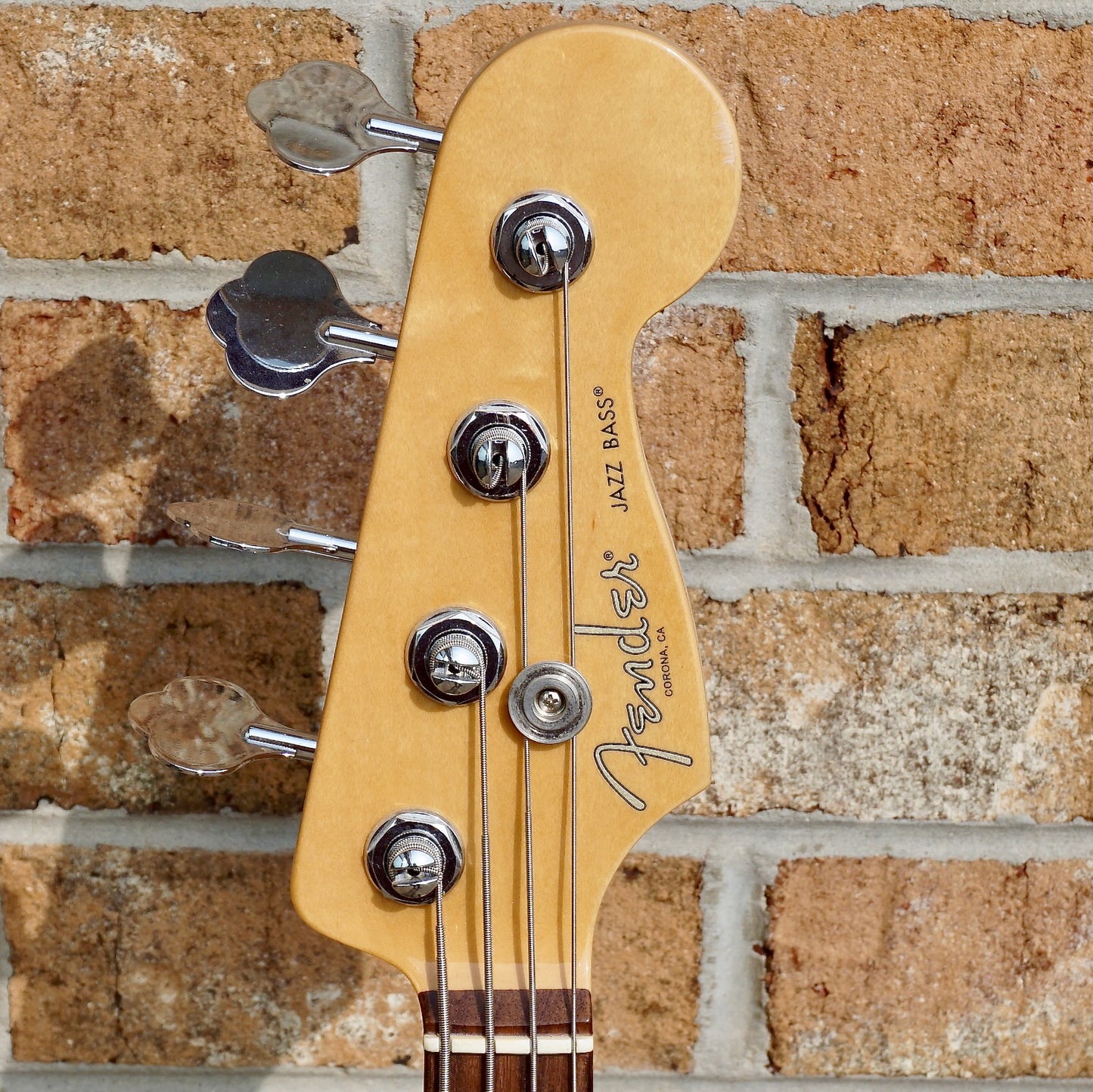 Fender American Pro Jazz Bass®, Rosewood Fingerboard, Candy Apple Red