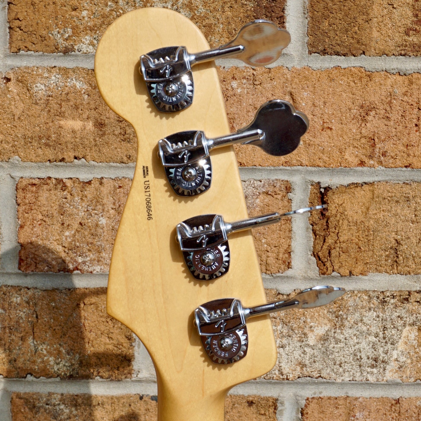 Fender American Pro Jazz Bass®, Rosewood Fingerboard, Candy Apple Red