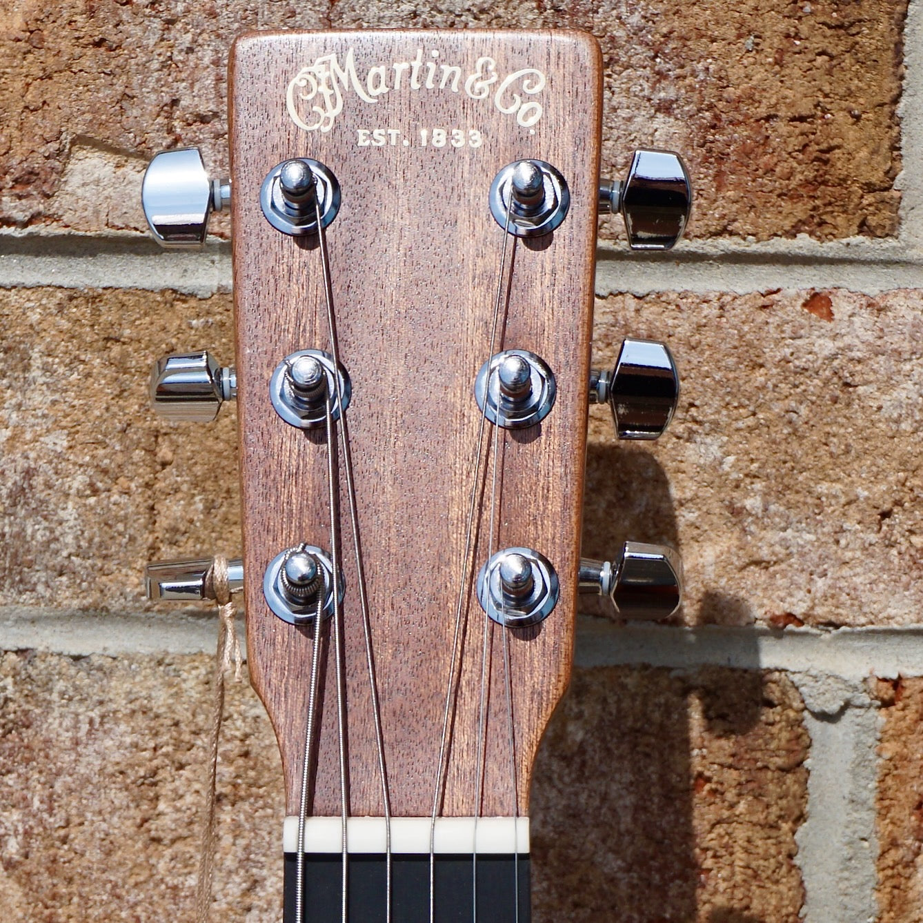 Martin 000CJR-10E StreetMaster