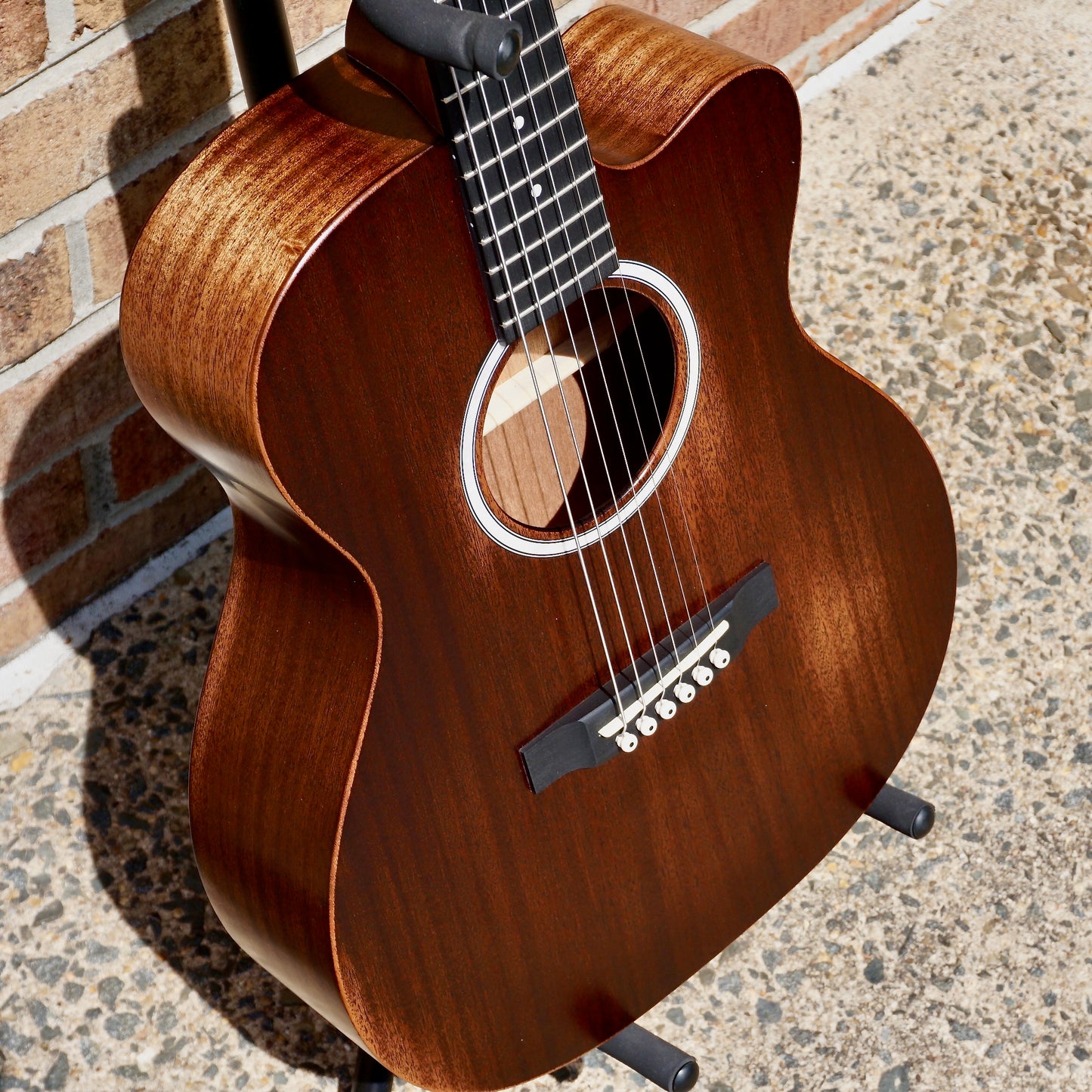 Martin 000CJR-10E StreetMaster