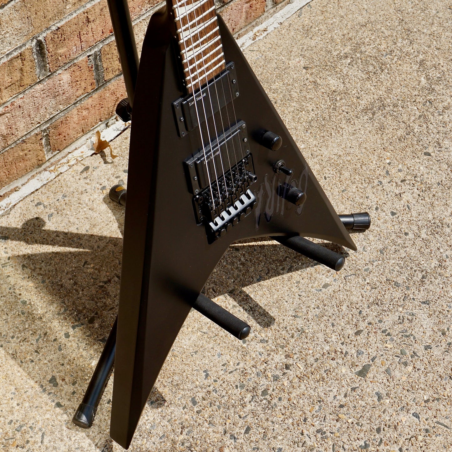 Jackson X Series King V™ KVXMG Laurel Fingerboard Satin Black w/ Lace Sensor Pickups