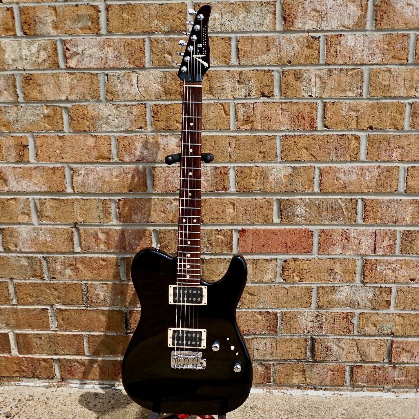 Anderson Guitar Works Cobra Black w/ Factory Fishman Powerbridge