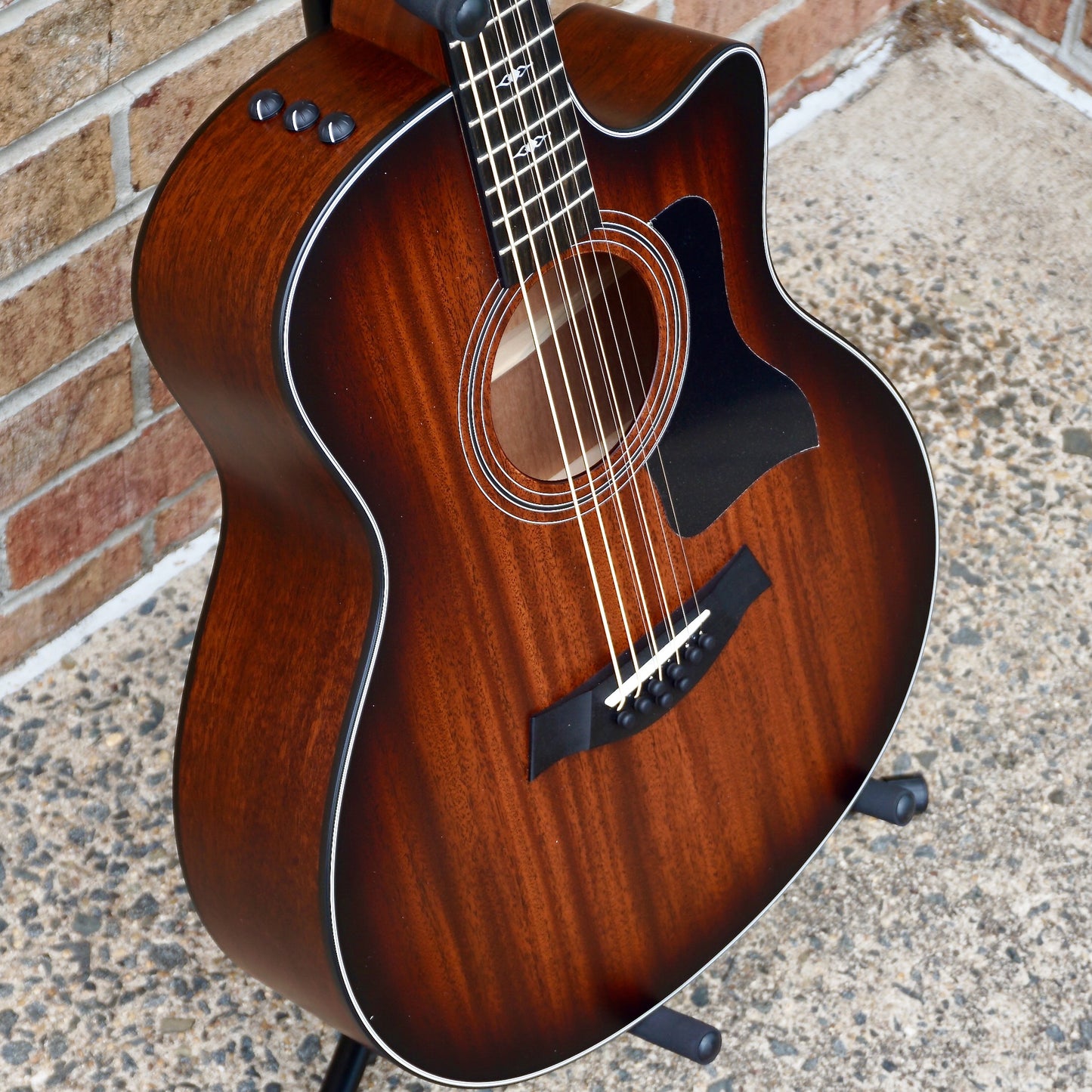 Taylor 326ce Baritone-8 Special Edition