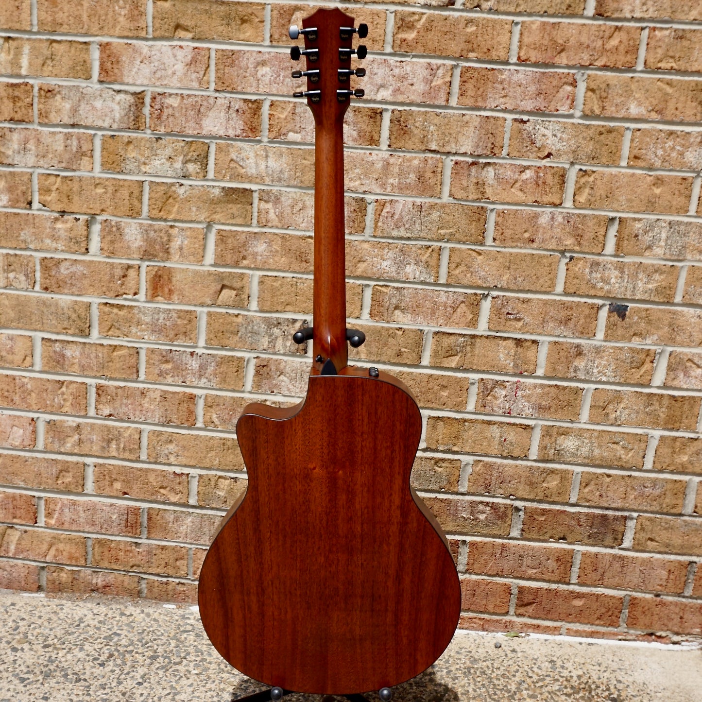 Taylor 326ce Baritone-8 Special Edition