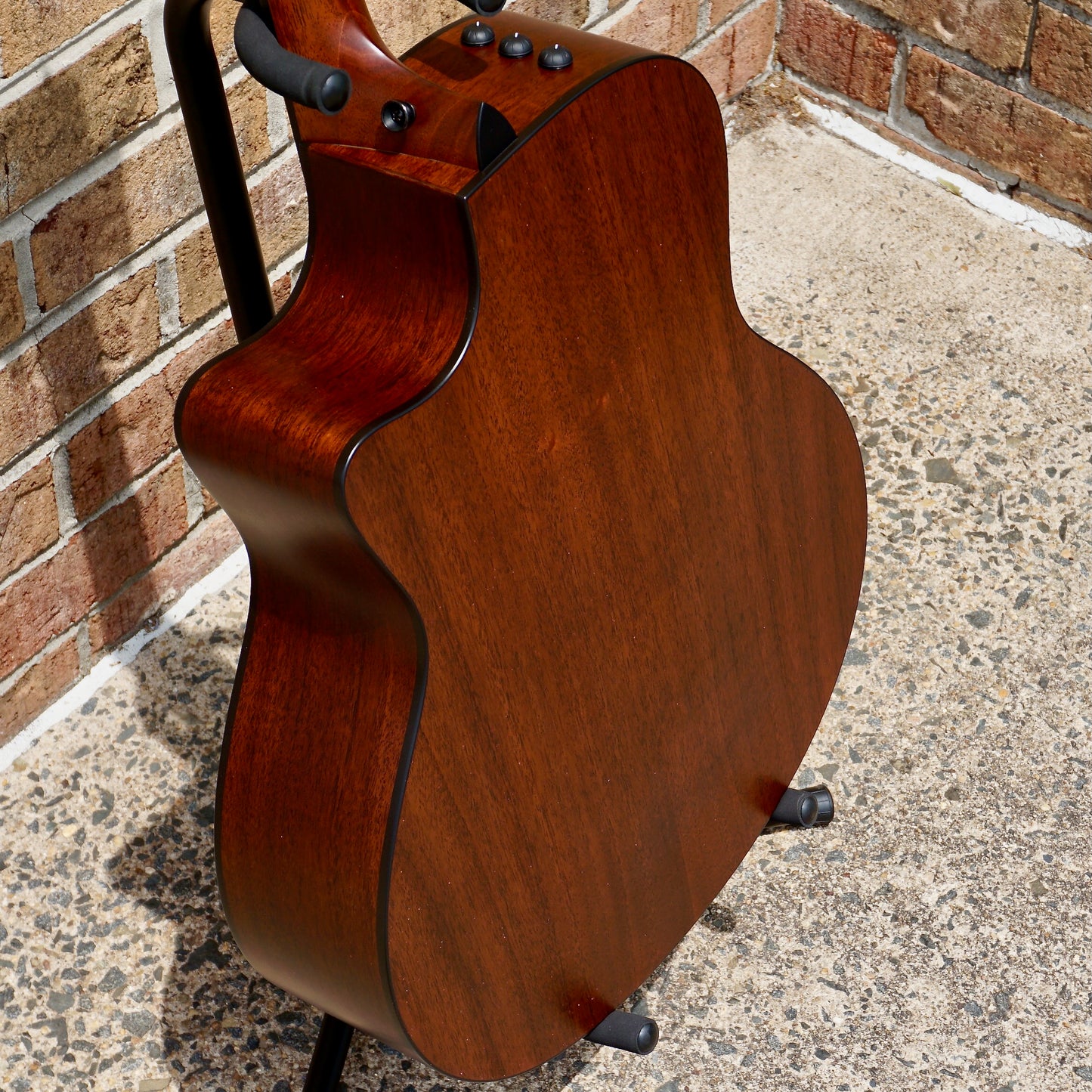 Taylor 326ce Baritone-8 Special Edition