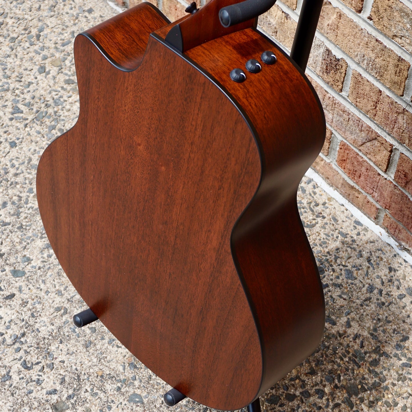 Taylor 326ce Baritone-8 Special Edition
