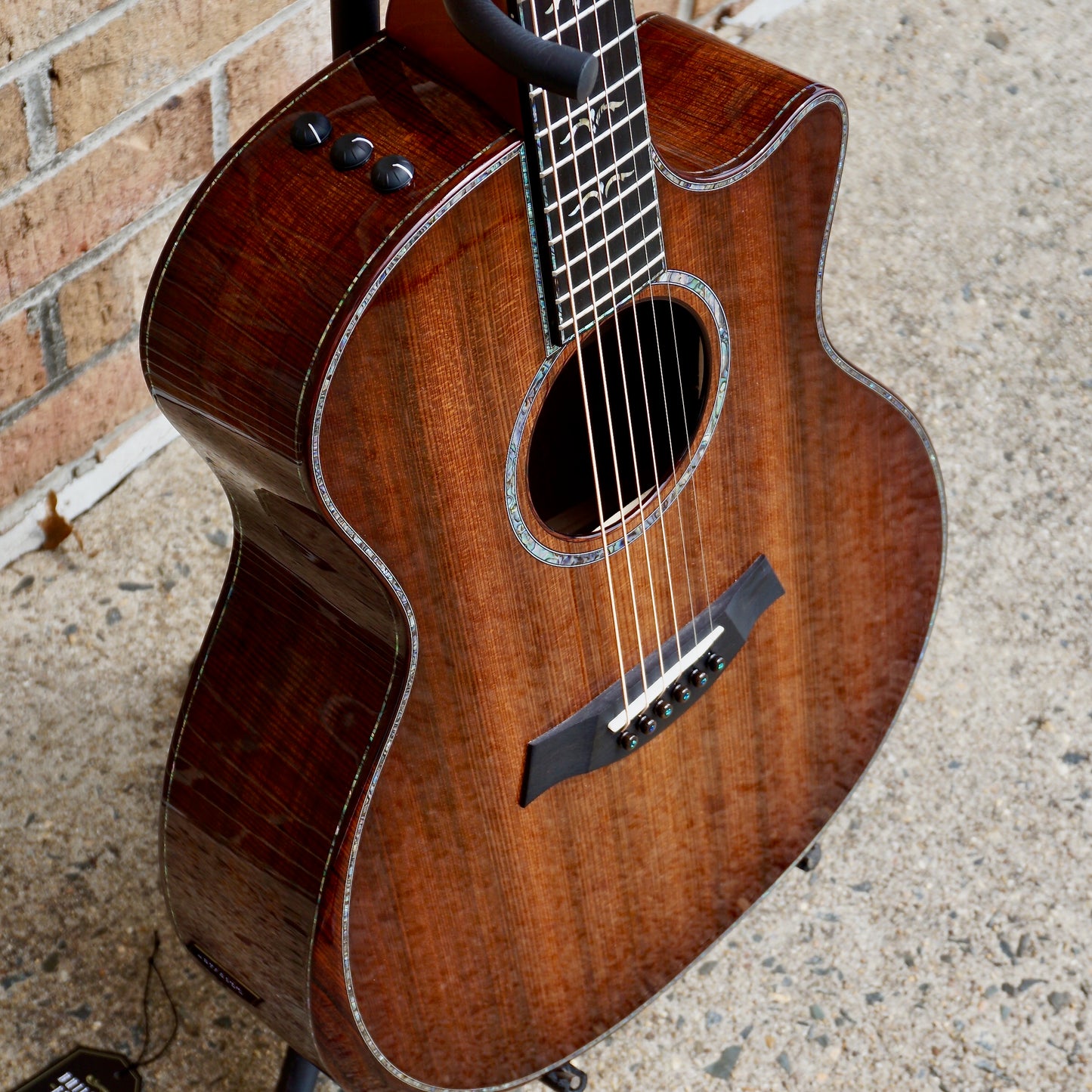 Taylor C14ce Custom #29 NAMM SHOW Sinker Redwood/Master Grade Hawaiin Koa