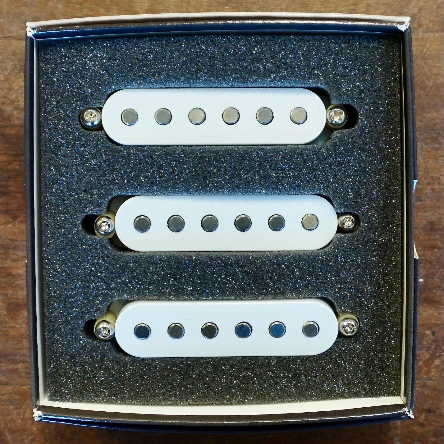 Bare Knuckle Old Guard Strat Set White