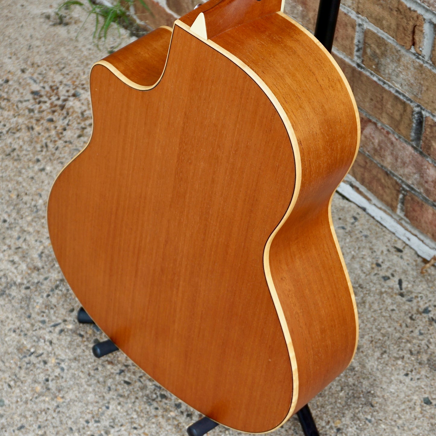Larrivee LV-03 Recording Series
