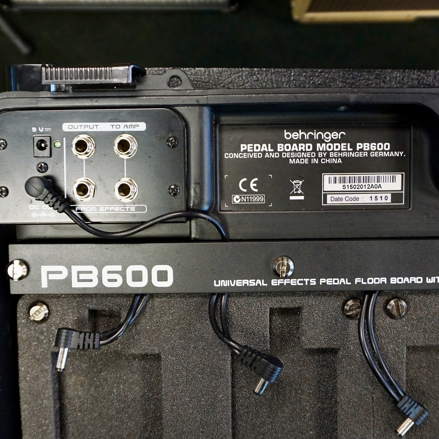 Behringer PB600 Powered Pedalboard