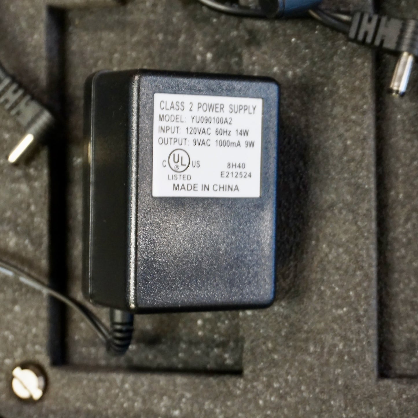 Behringer PB600 Powered Pedalboard