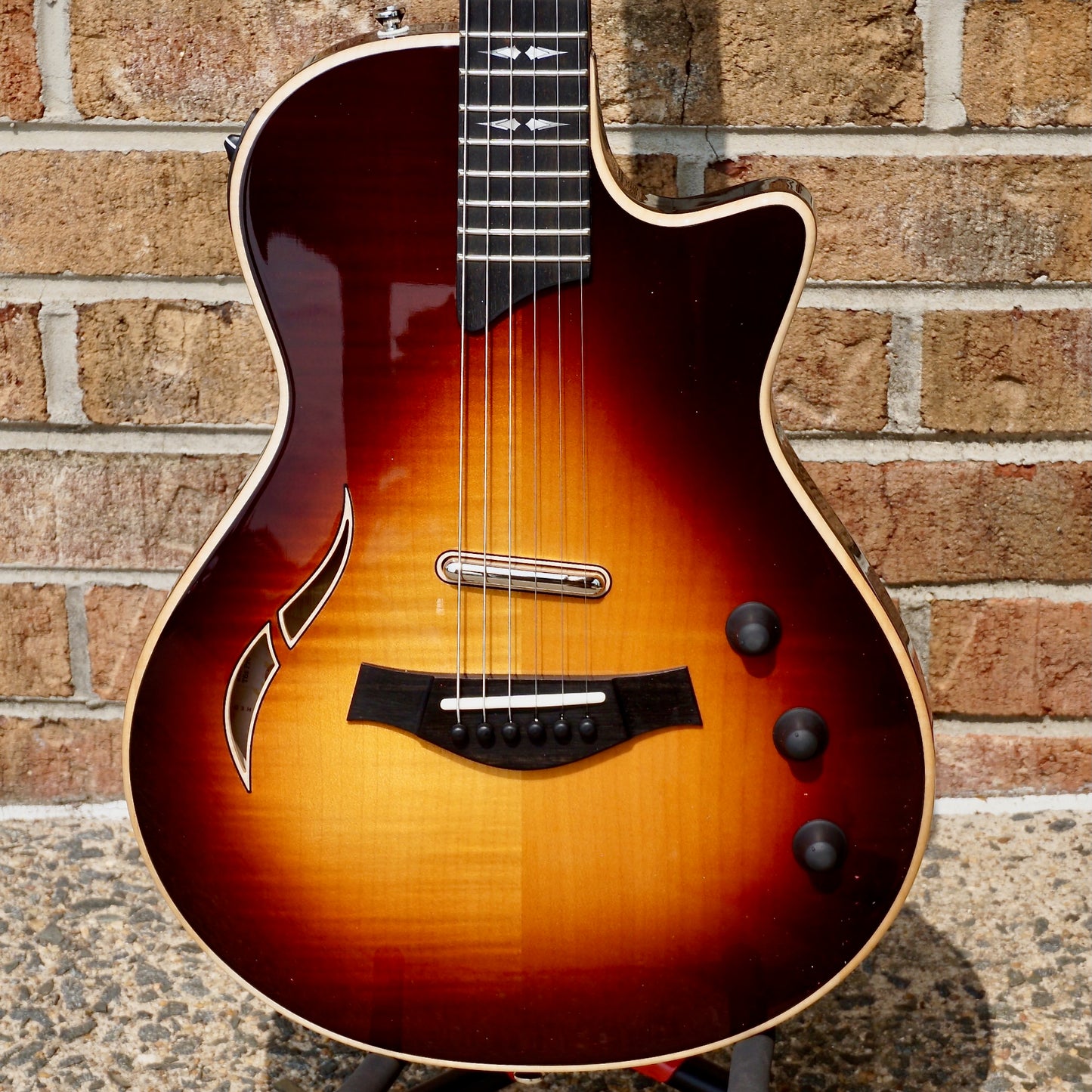 Taylor T5z Pro Tobacco Sunburst