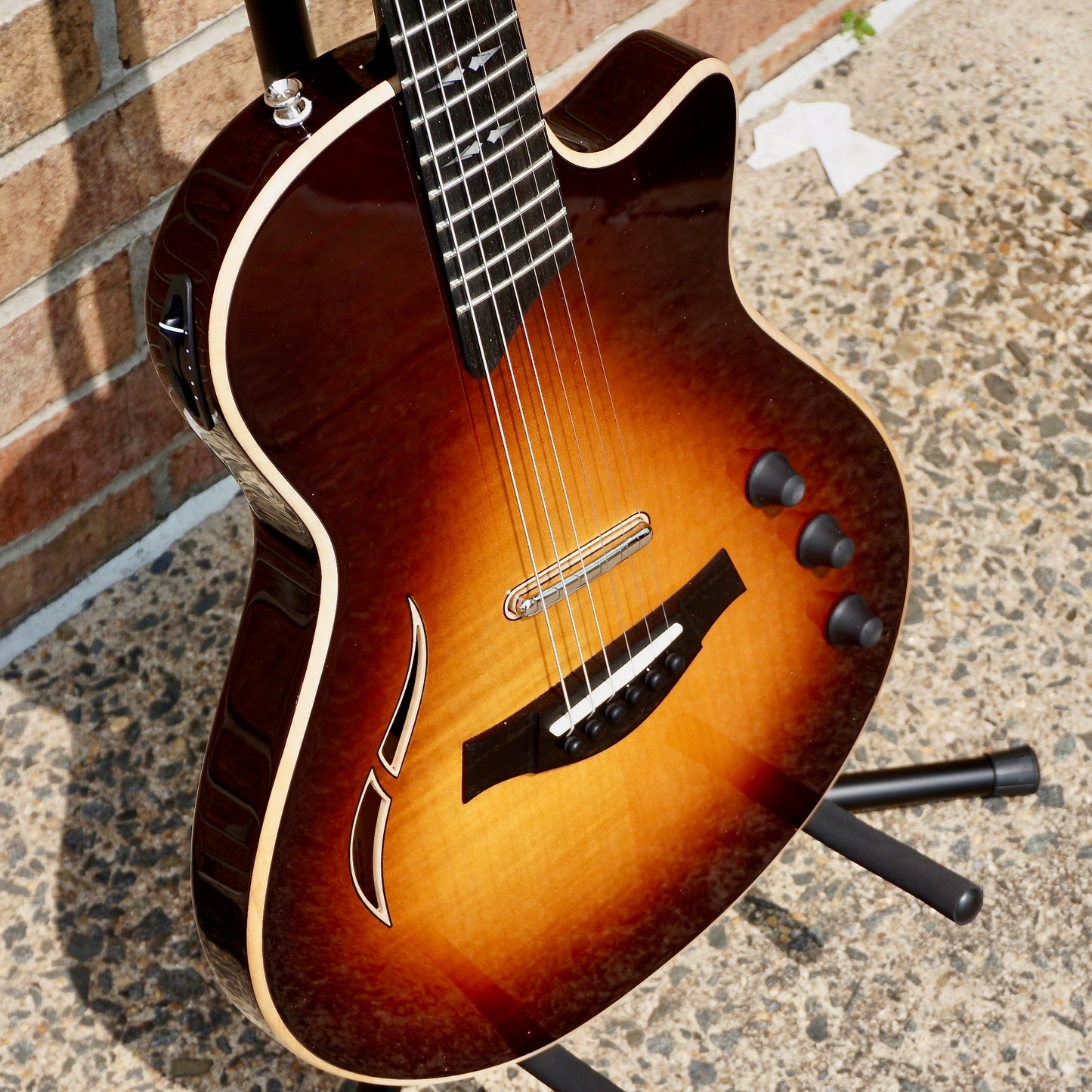 Taylor T5z Pro Tobacco Sunburst