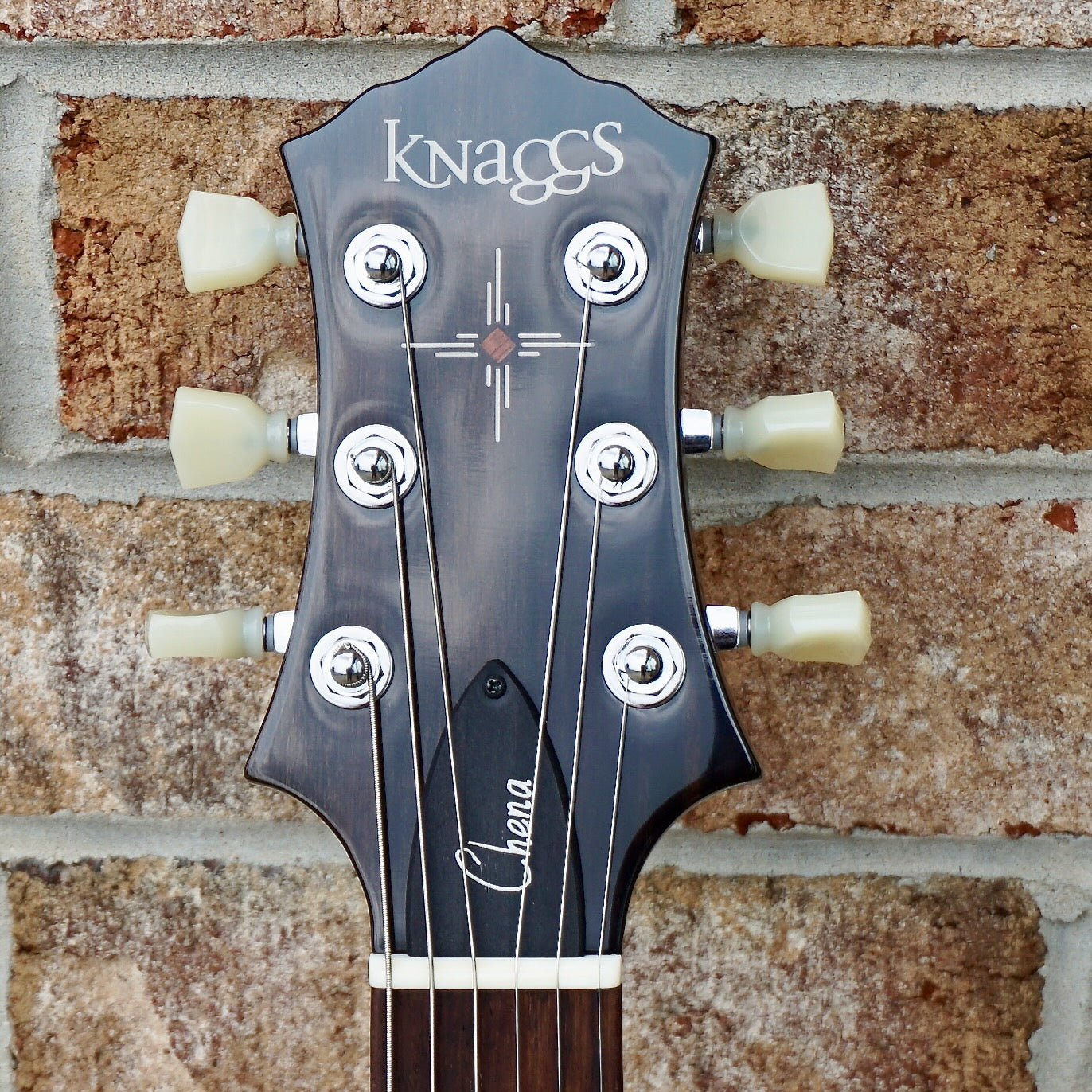 Knaggs Chena Aged Scotch/Onyx Binding T1 Top