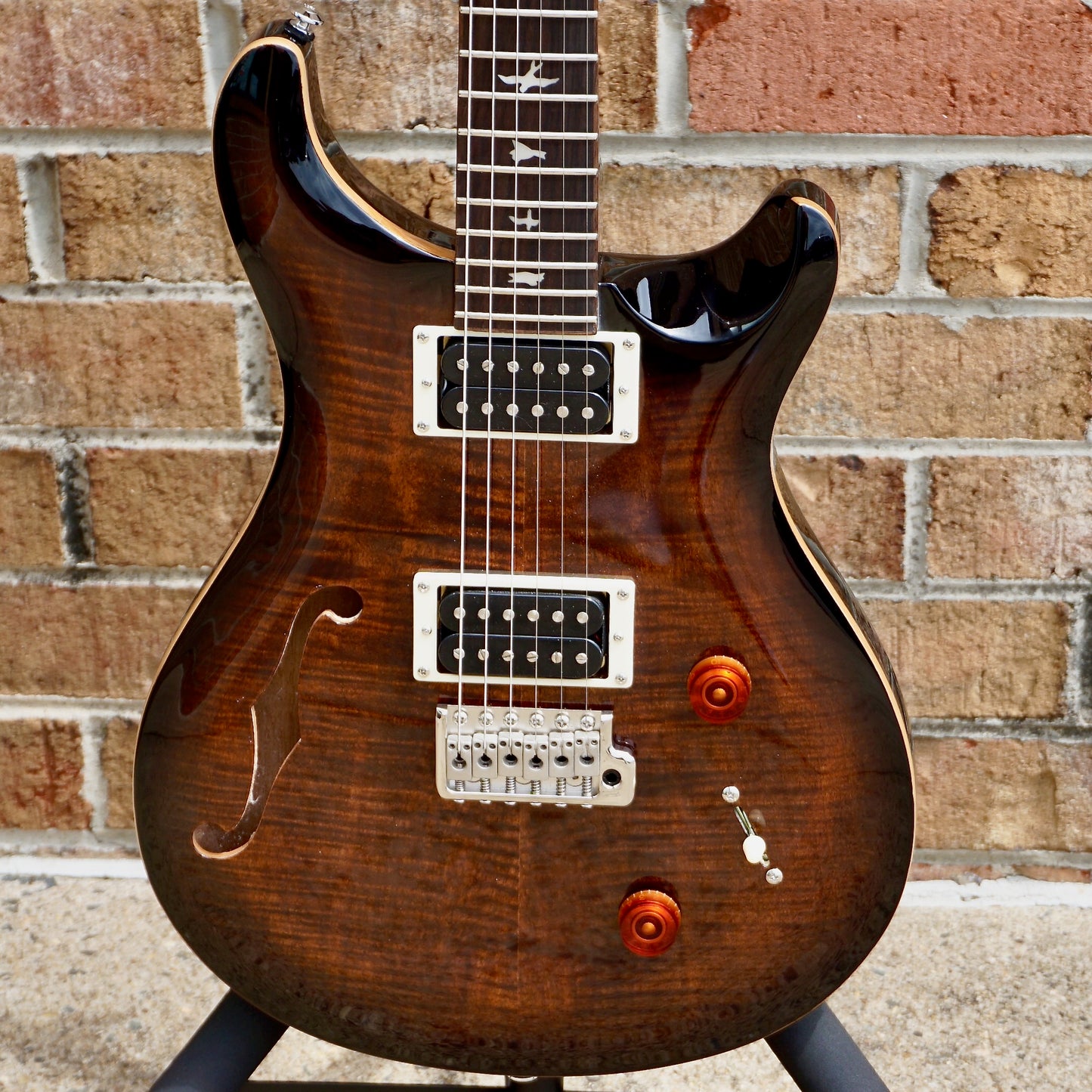 PRS SE Custom 22 Semi-Hollow Black Gold Burst