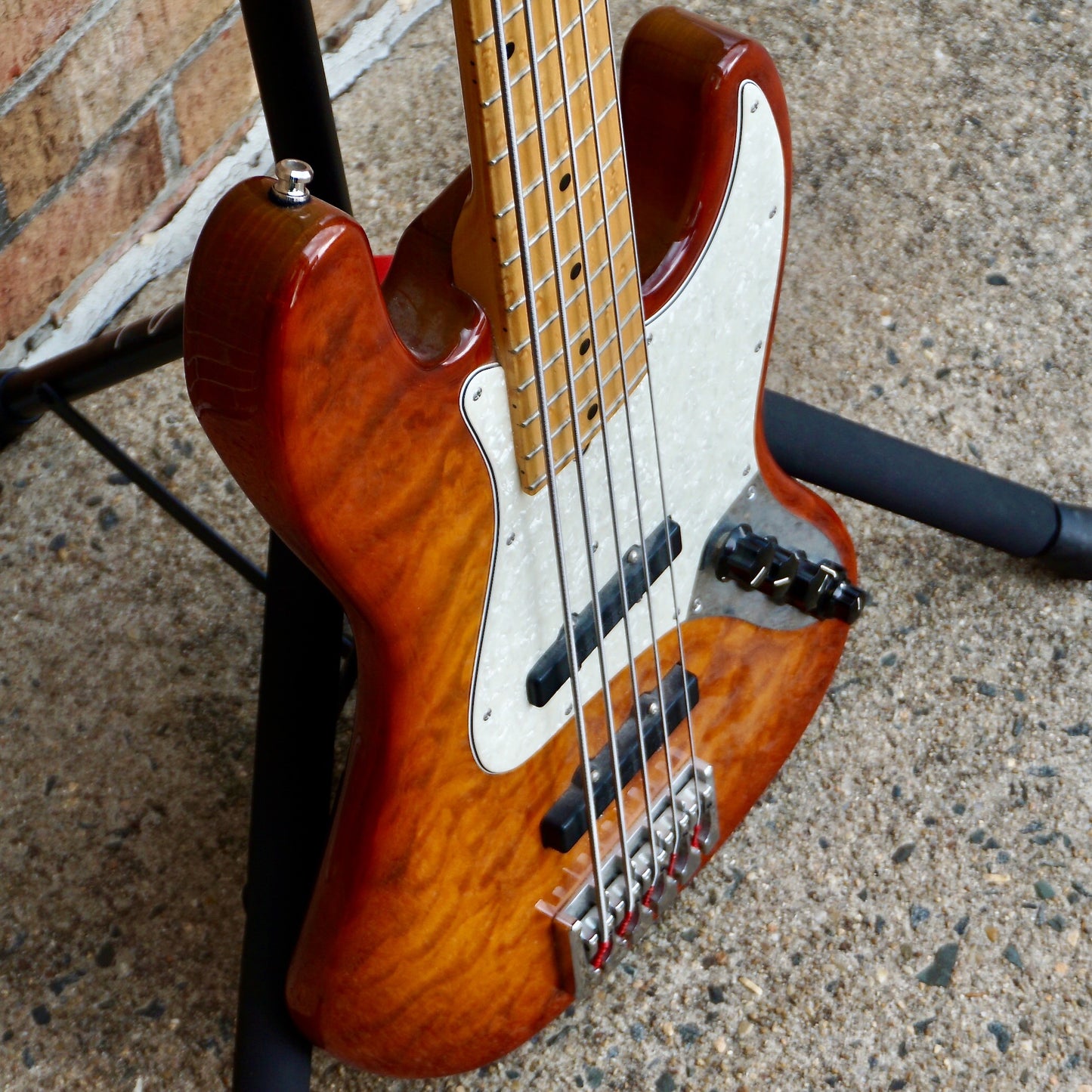 Mike Lull M5