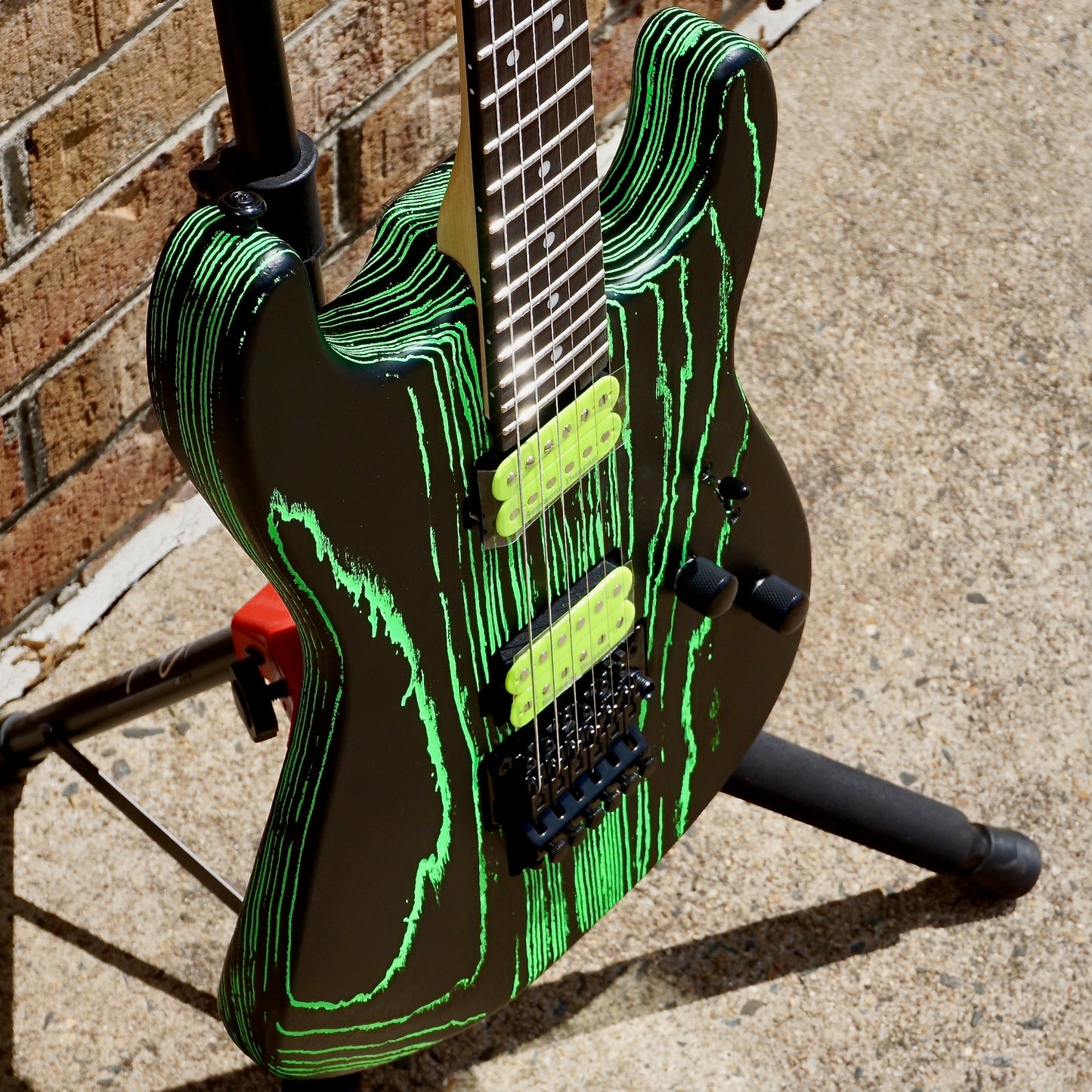 Charvel Pro-Mod San Dimas Style 1 HH FR E Ash Ebony Fingerboard Green Glow