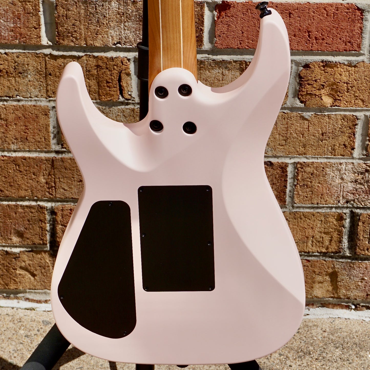Jackson American Series Virtuoso Streaked Ebony Fingerboard Satin Shell Pink