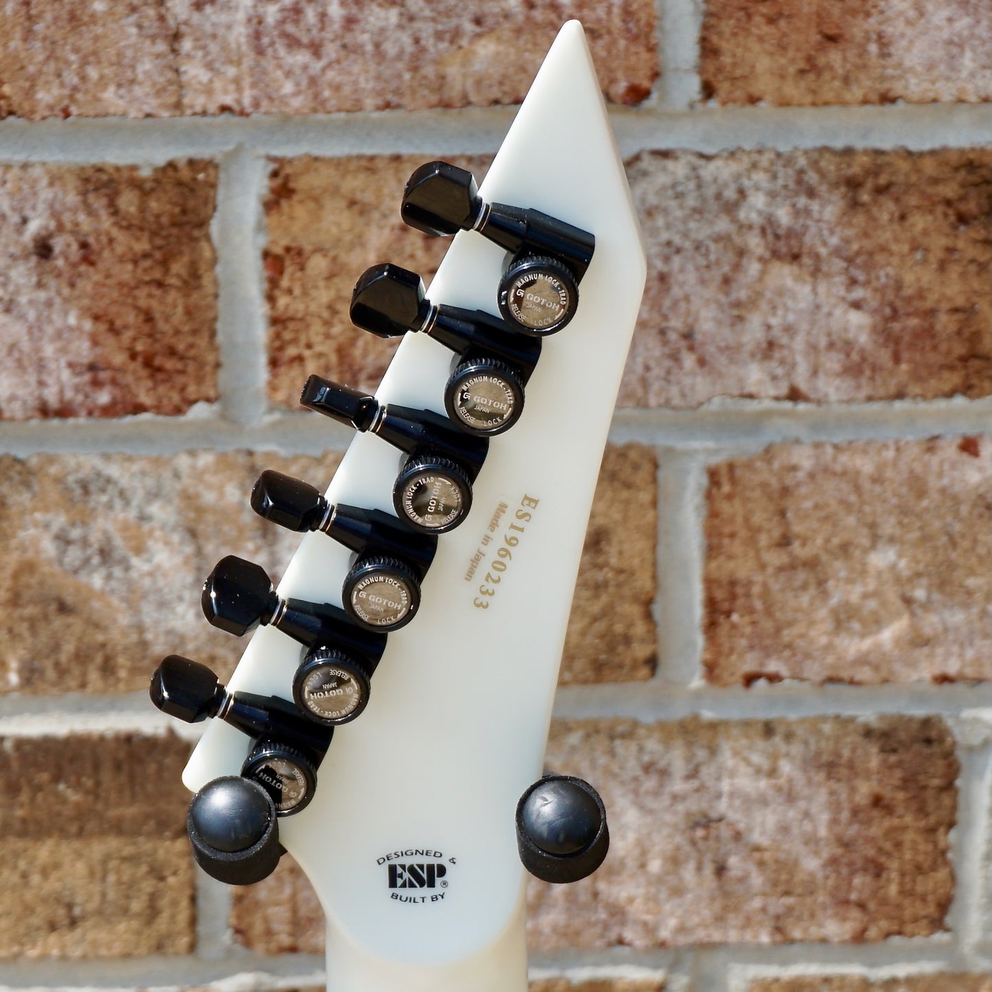 ESP E-II Arrow NT Snow White