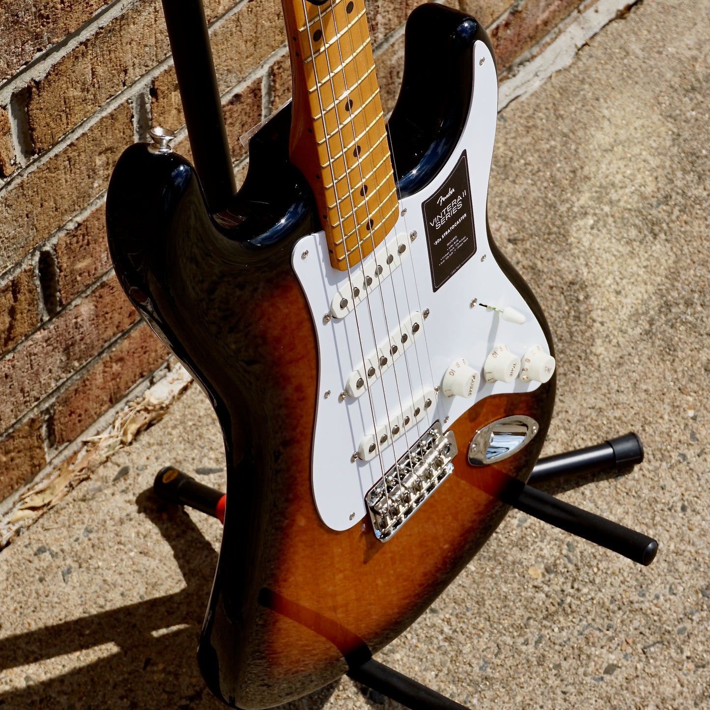 Fender Vintera II '50s Stratocaster Maple Fingerboard 2-Color Sunburst