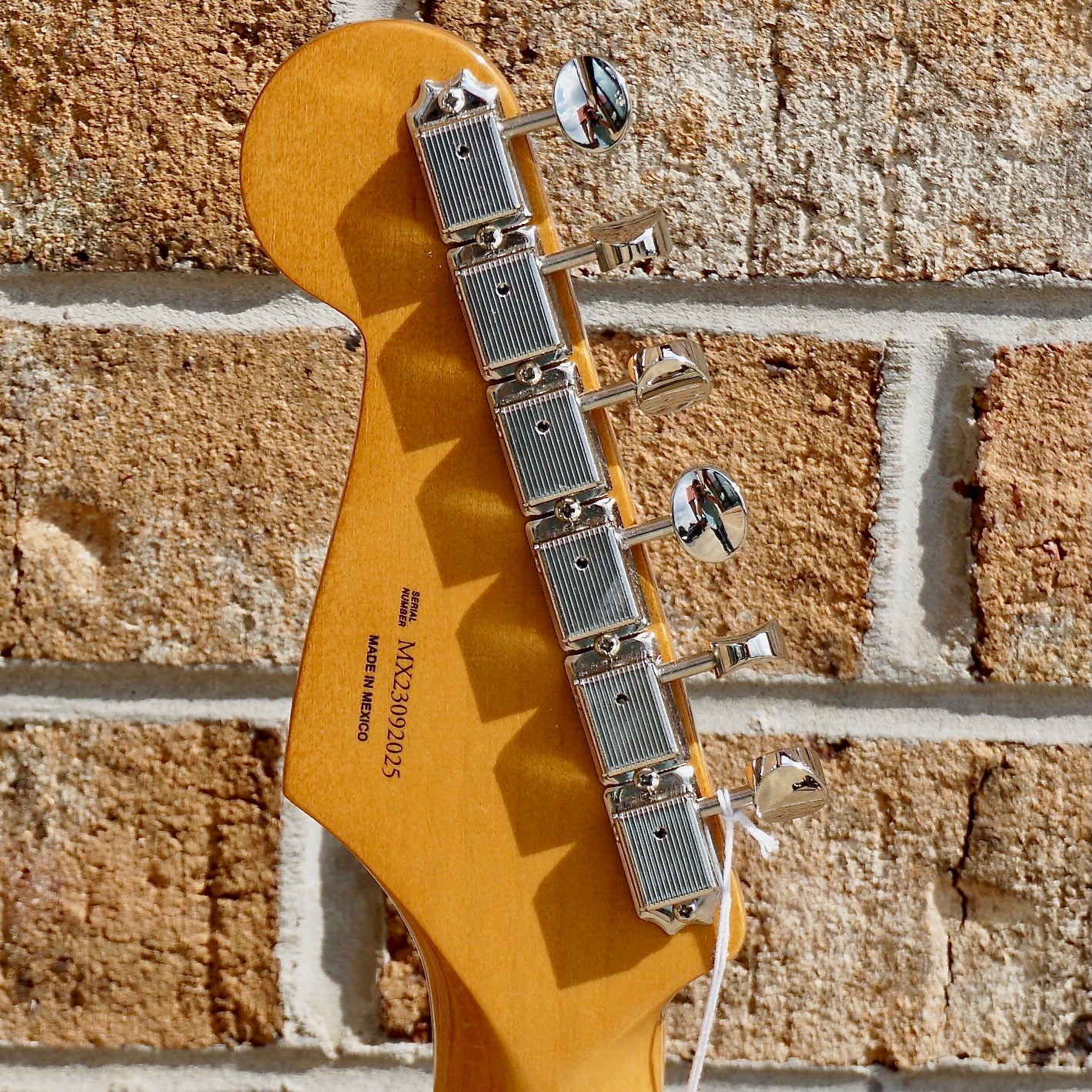 Fender Vintera II '50s Stratocaster Maple Fingerboard 2-Color Sunburst
