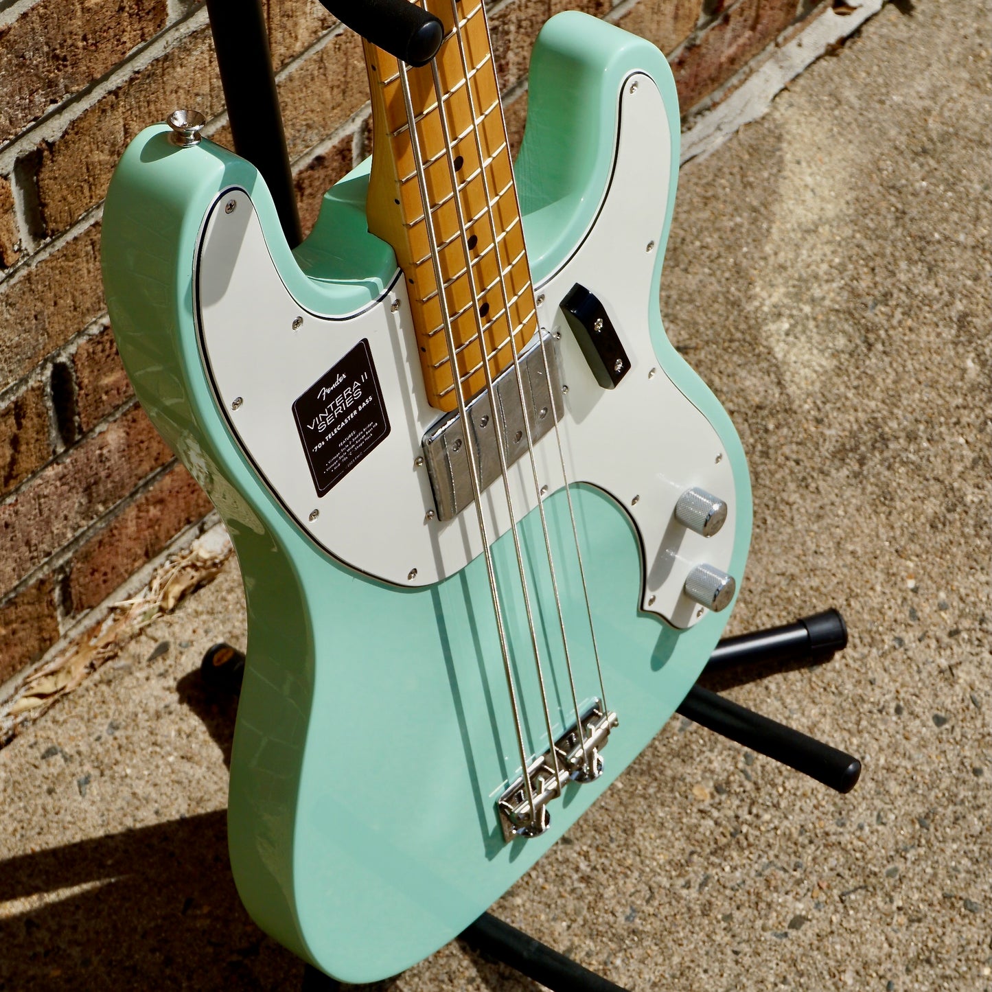 Fender Vintera II '70s Telecaster Bass Maple FingerboardvSurf Green