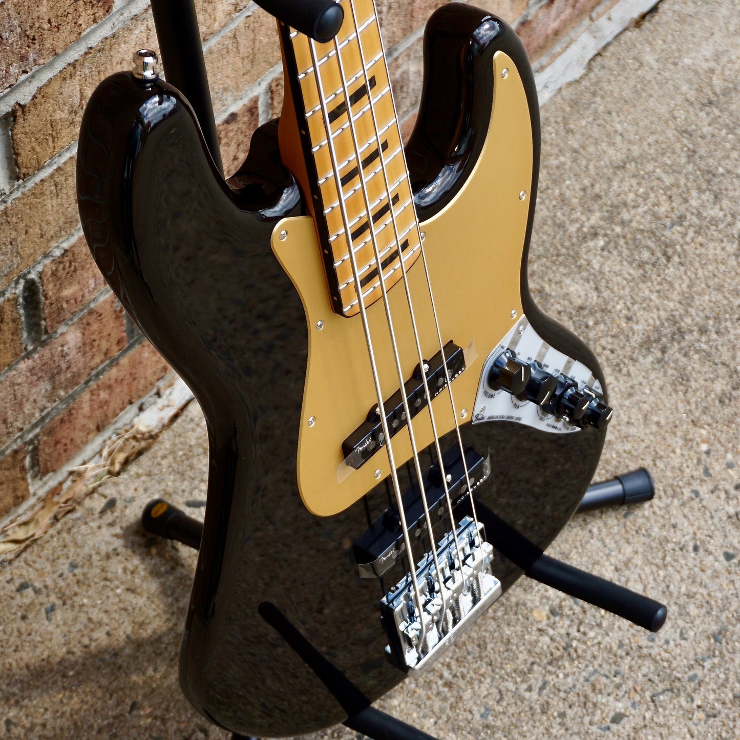 Fender American Ultra Jazz Bass Maple Fingerboard Texas Tea