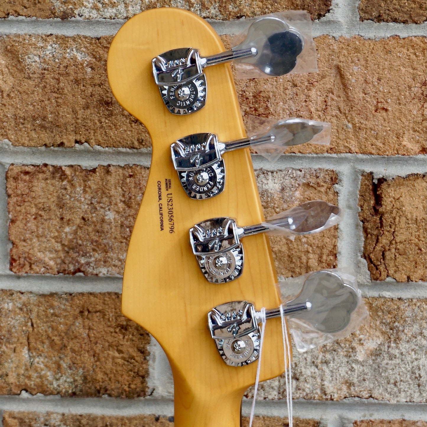 Fender American Ultra Jazz Bass Maple Fingerboard Texas Tea