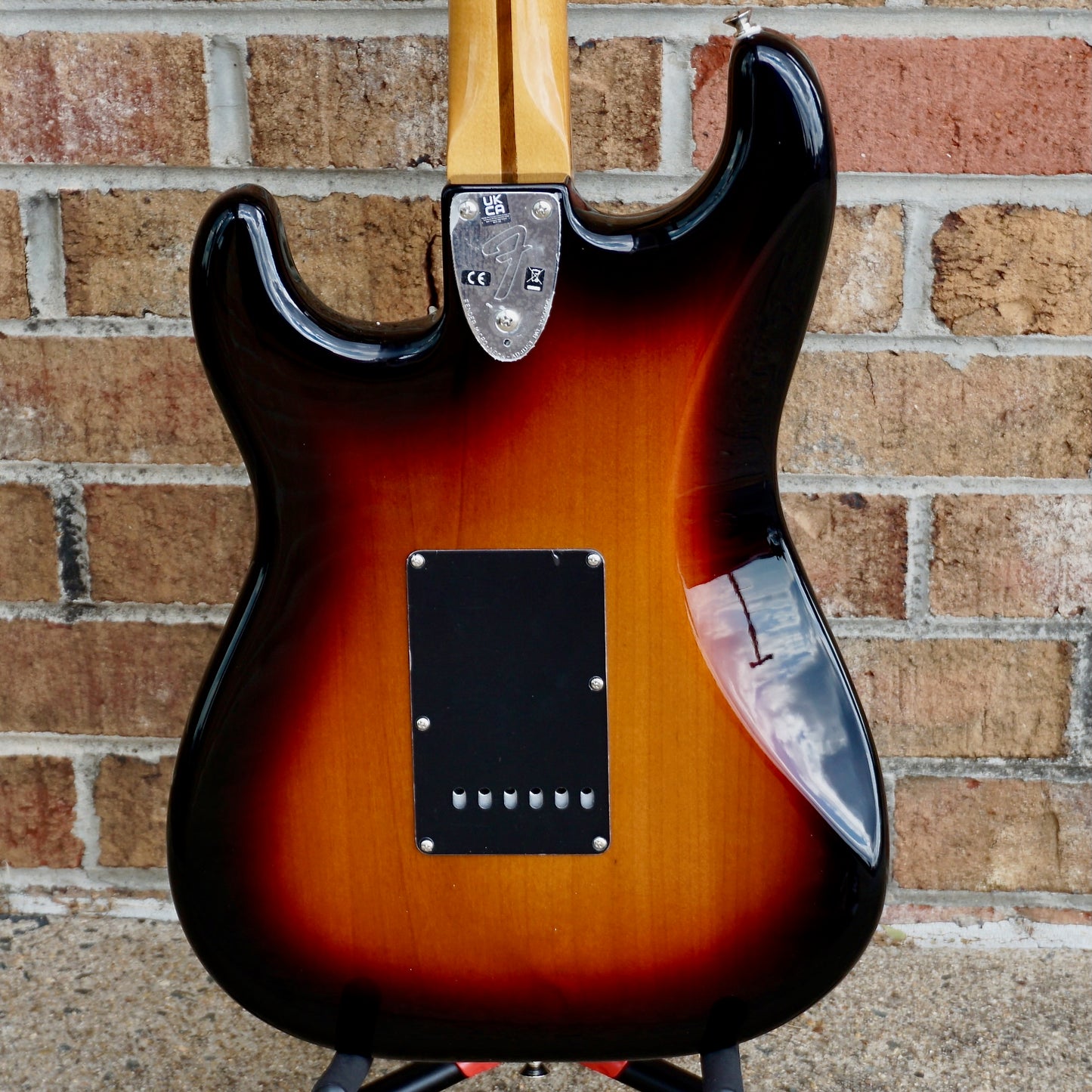 Fender Vintera II '70s Stratocaster Maple Fingerboard 3-Color Sunburst